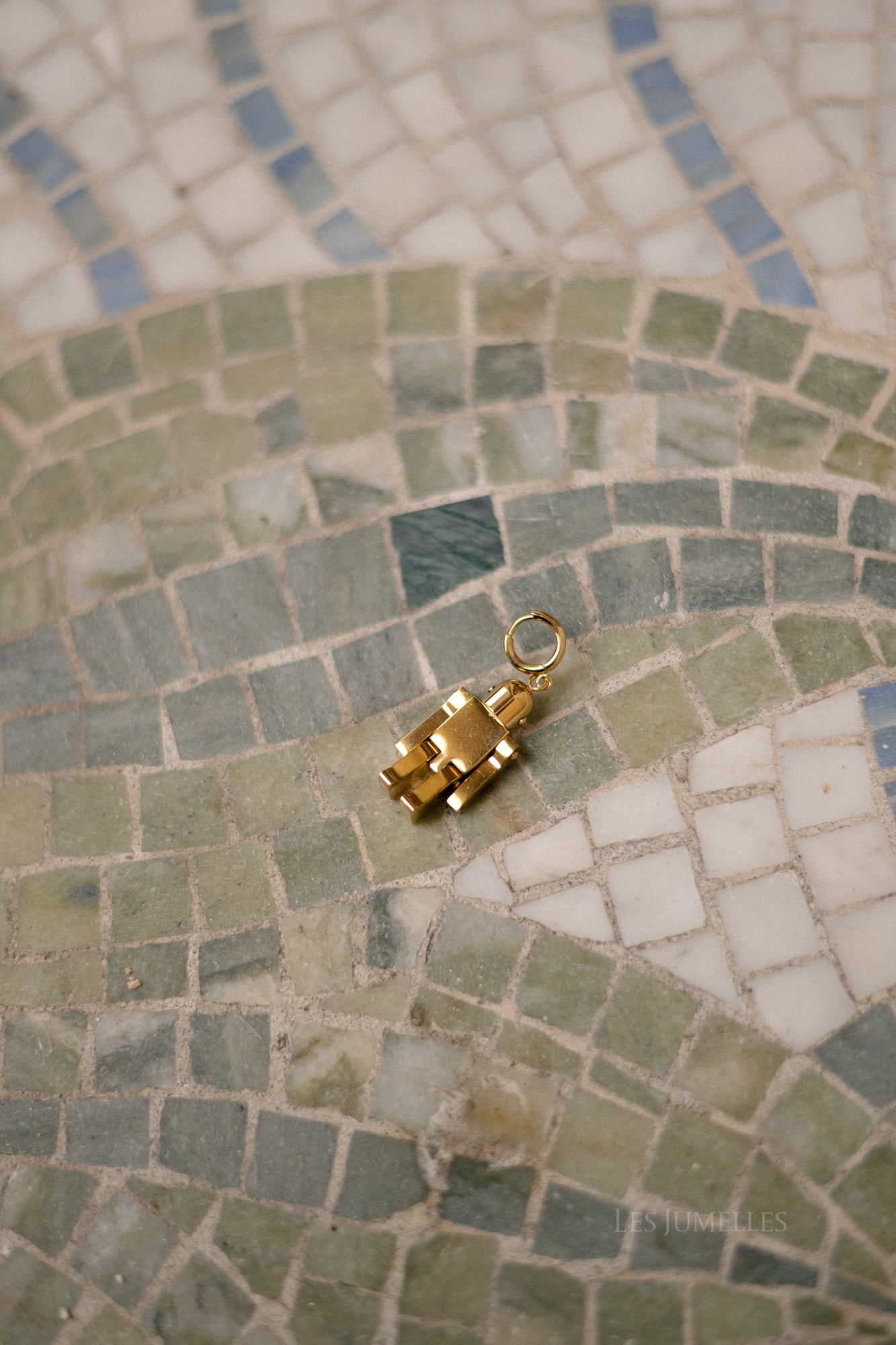 Robot pendant gold