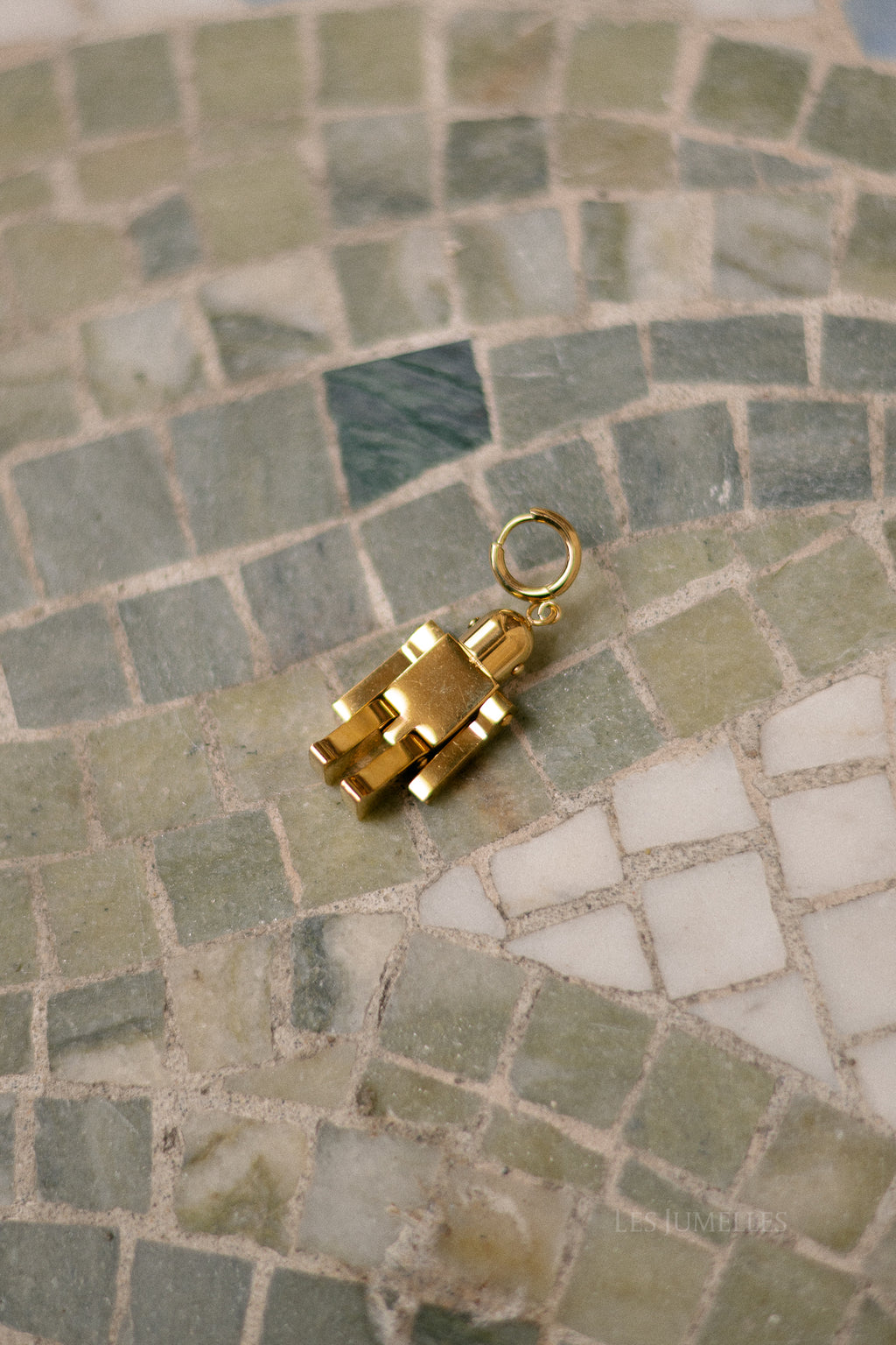 Robot pendant gold