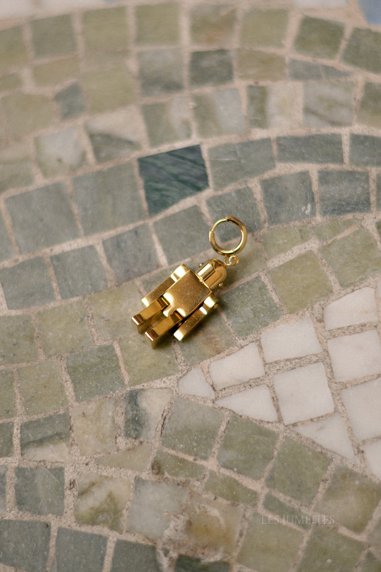 Robot pendant gold