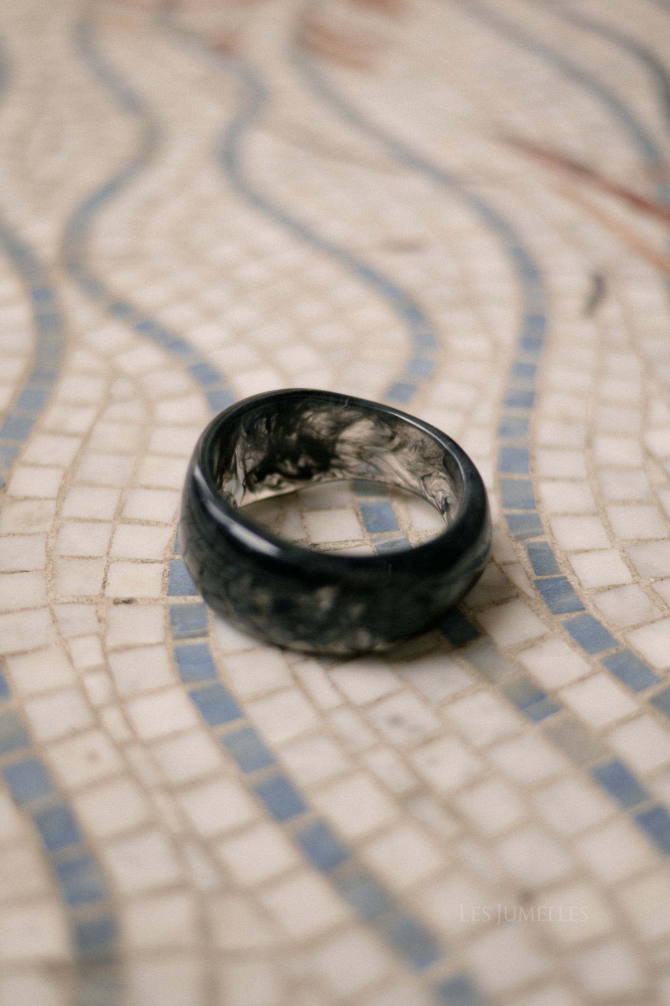 Acrylic bangle anthracite