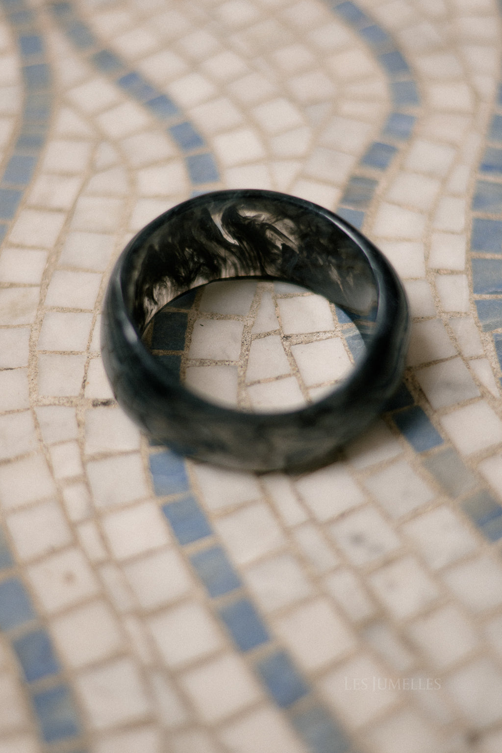 Acrylic bangle anthracite