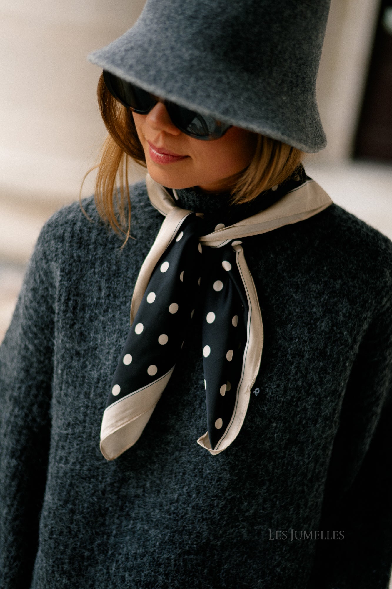 Polka dot scarf black
