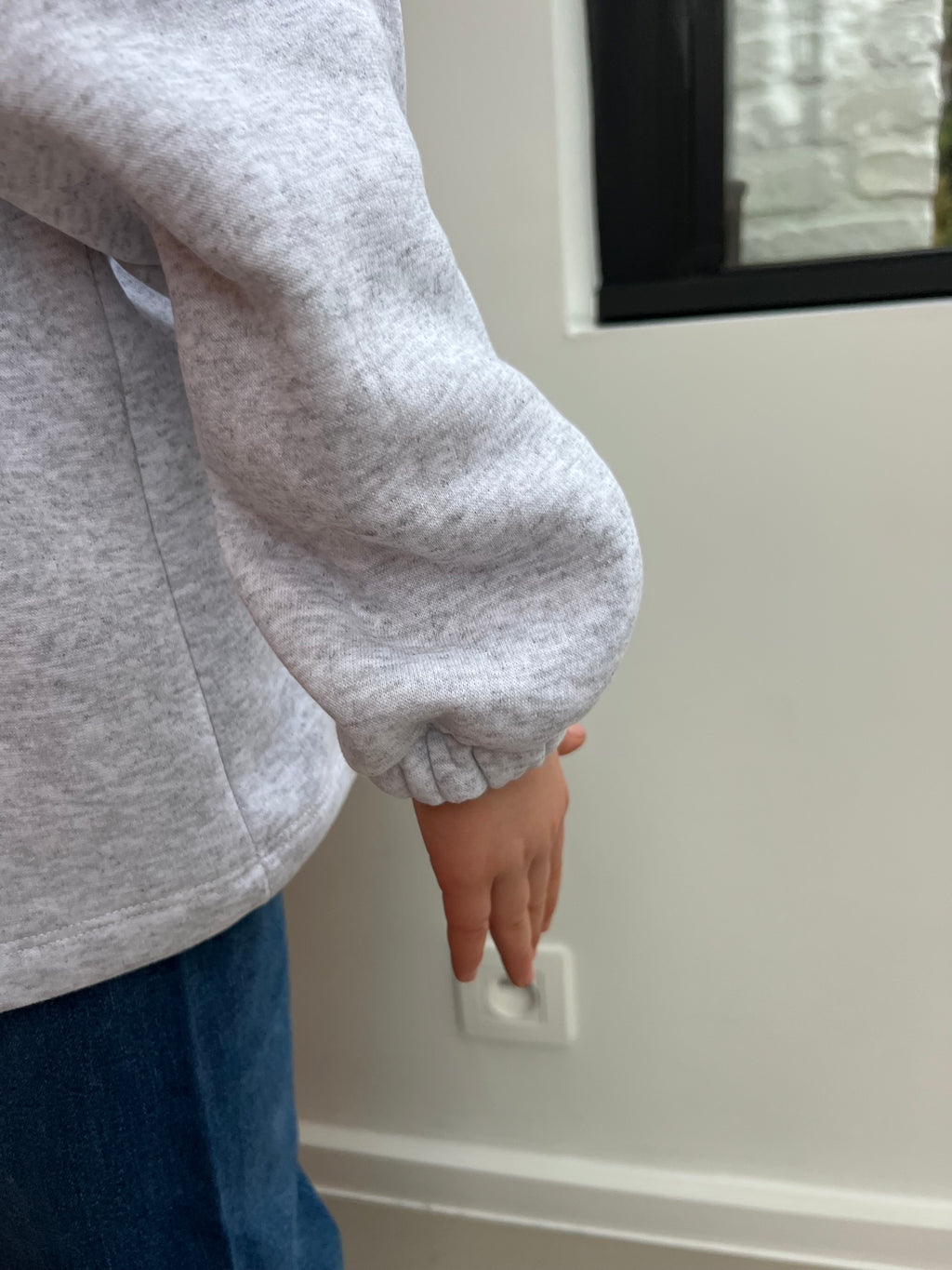 'Sister' sweater grey/red