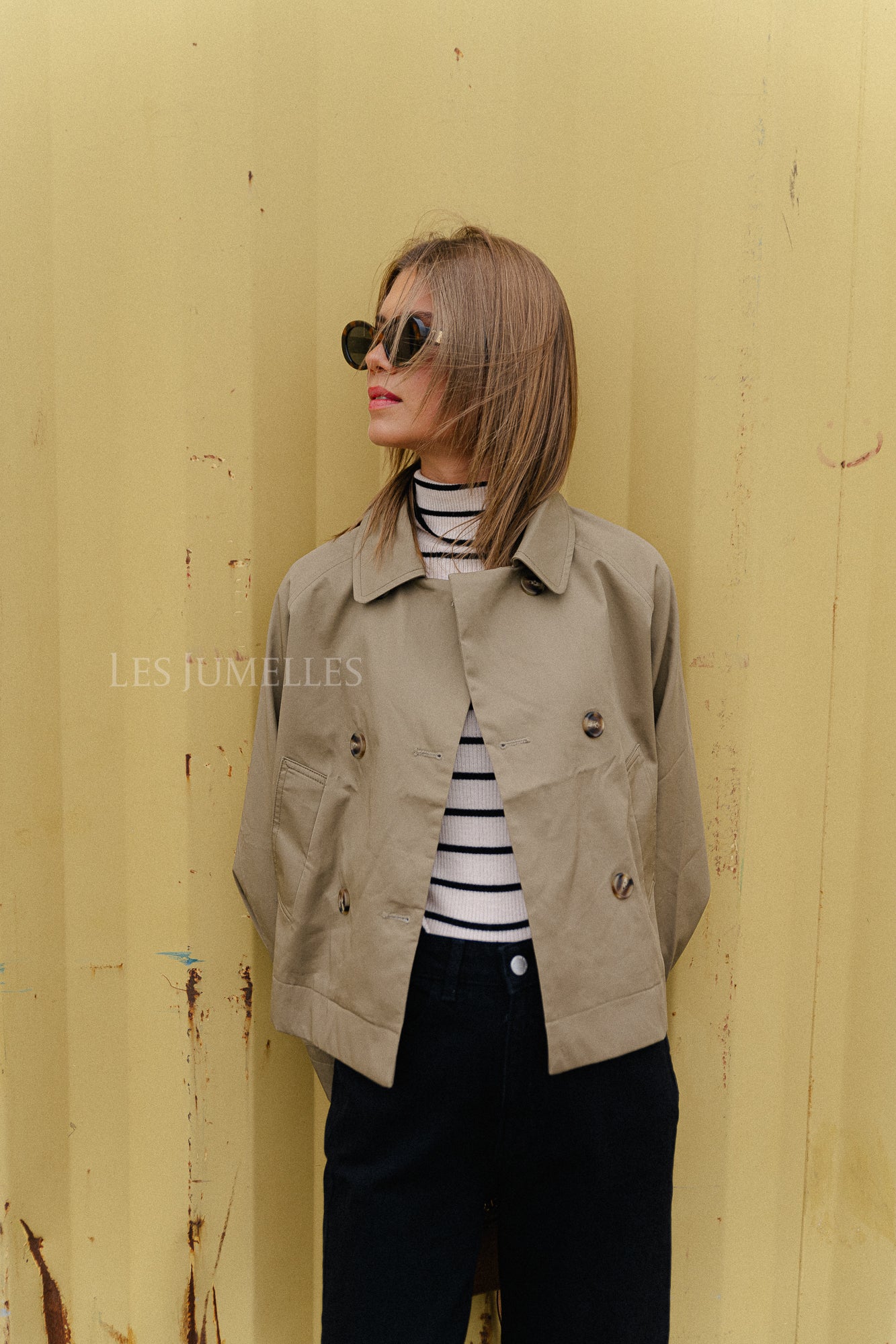 Violette Jacke taupe