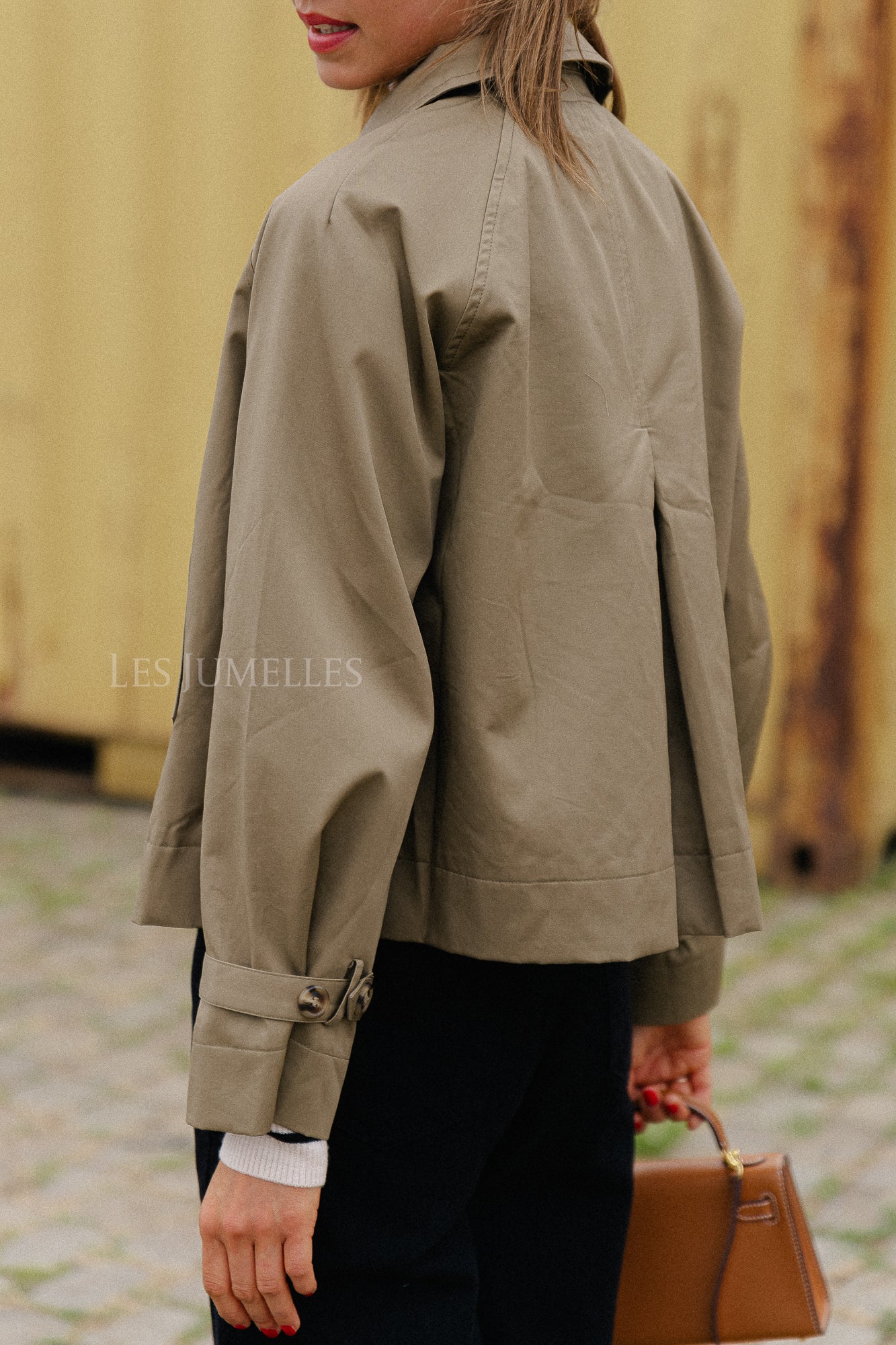 Violette Jacke taupe