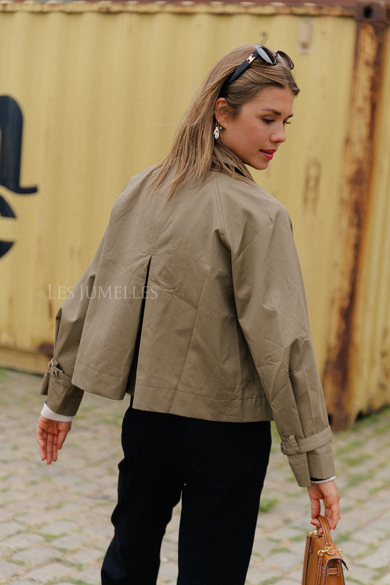 Violette Jacke taupe