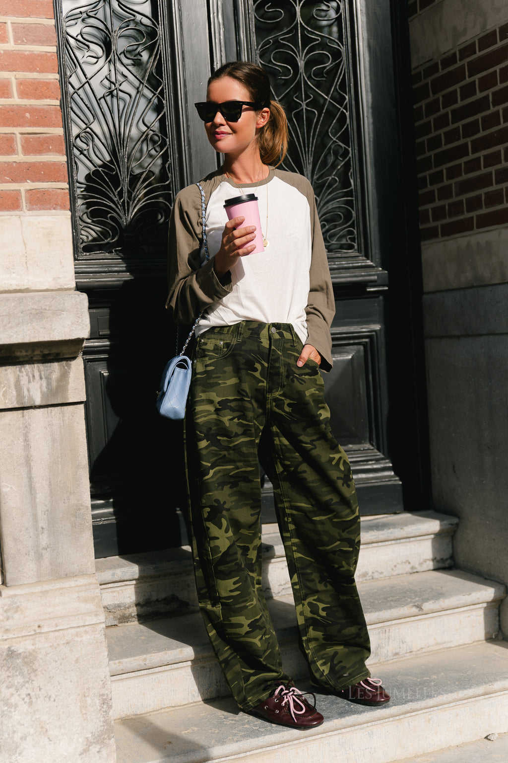 Kiki HW barrel jeans camouflage print