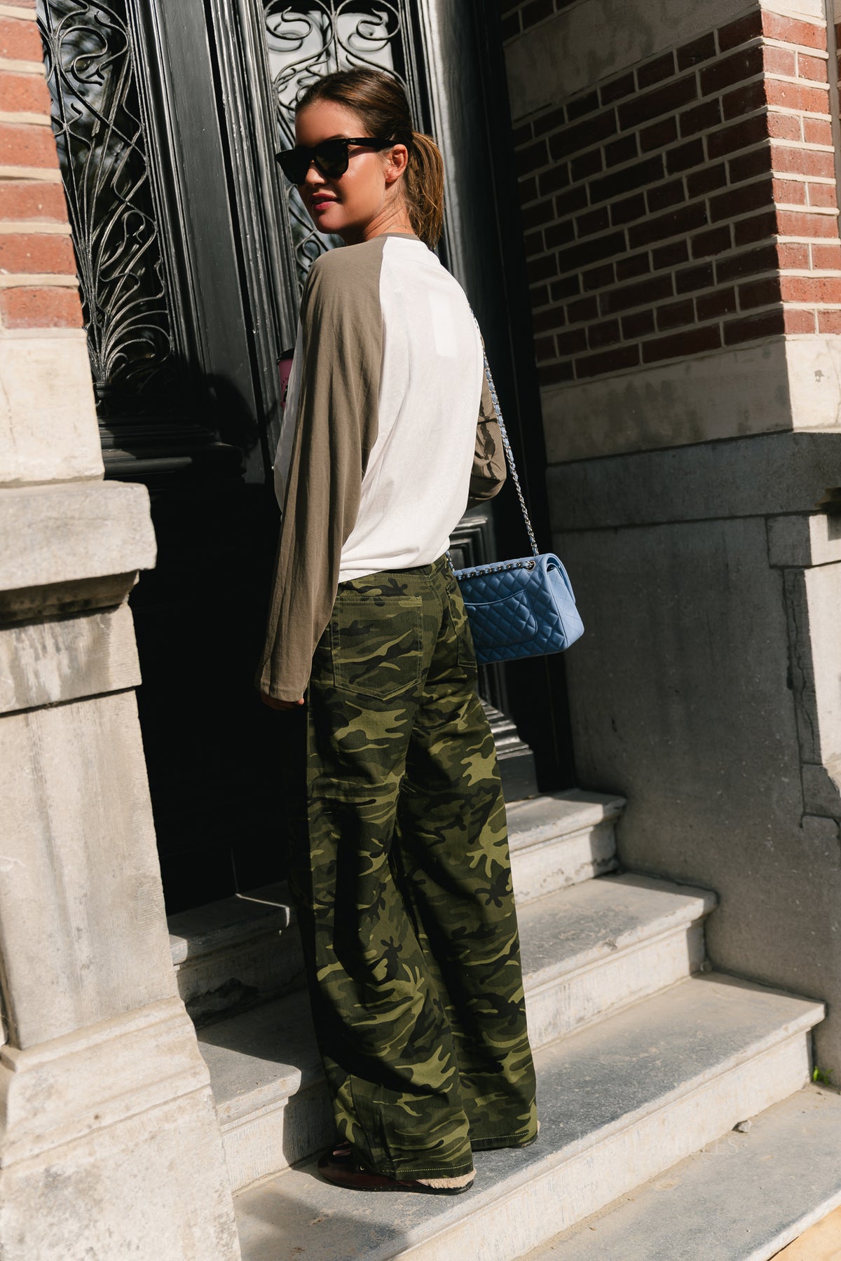 Kiki HW barrel jeans camouflage print