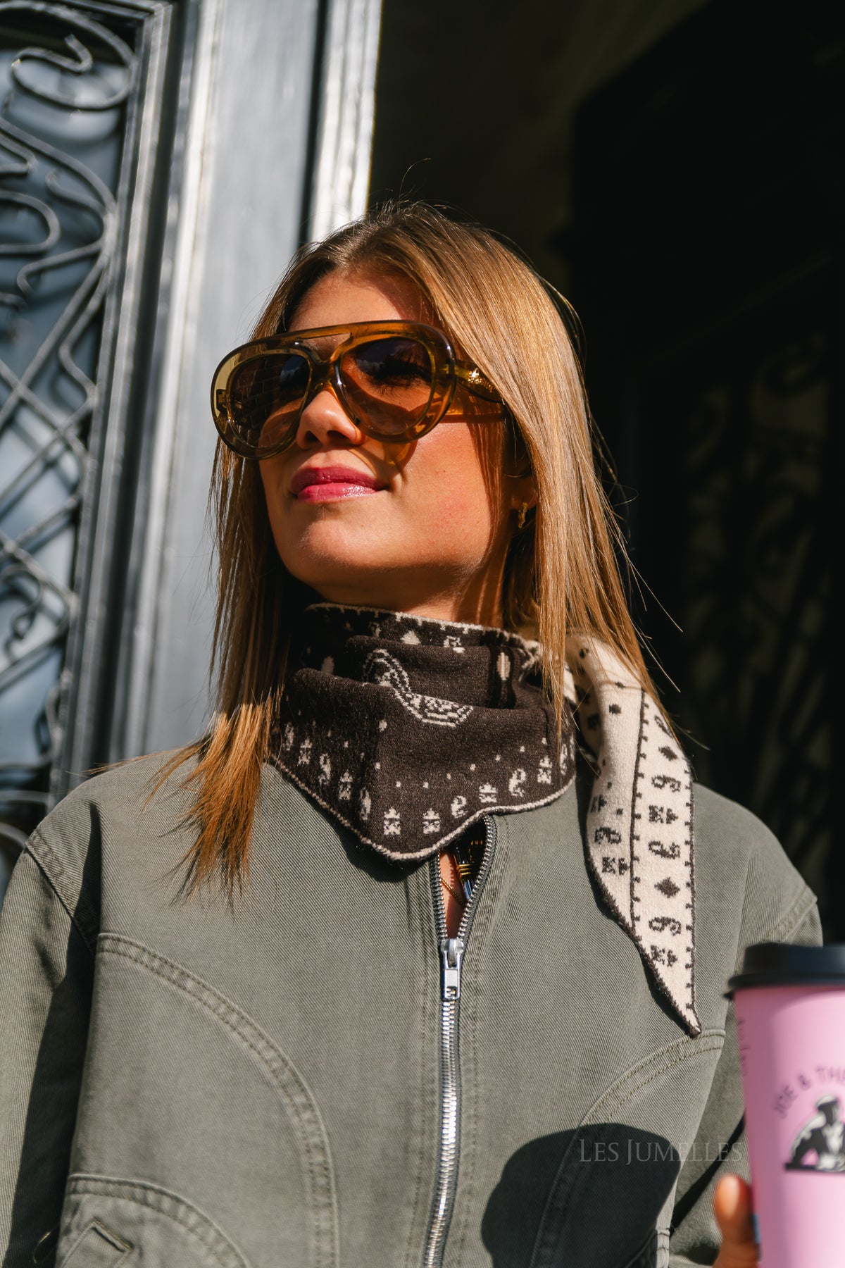 Paisley print triangle scarf dark brown/beige