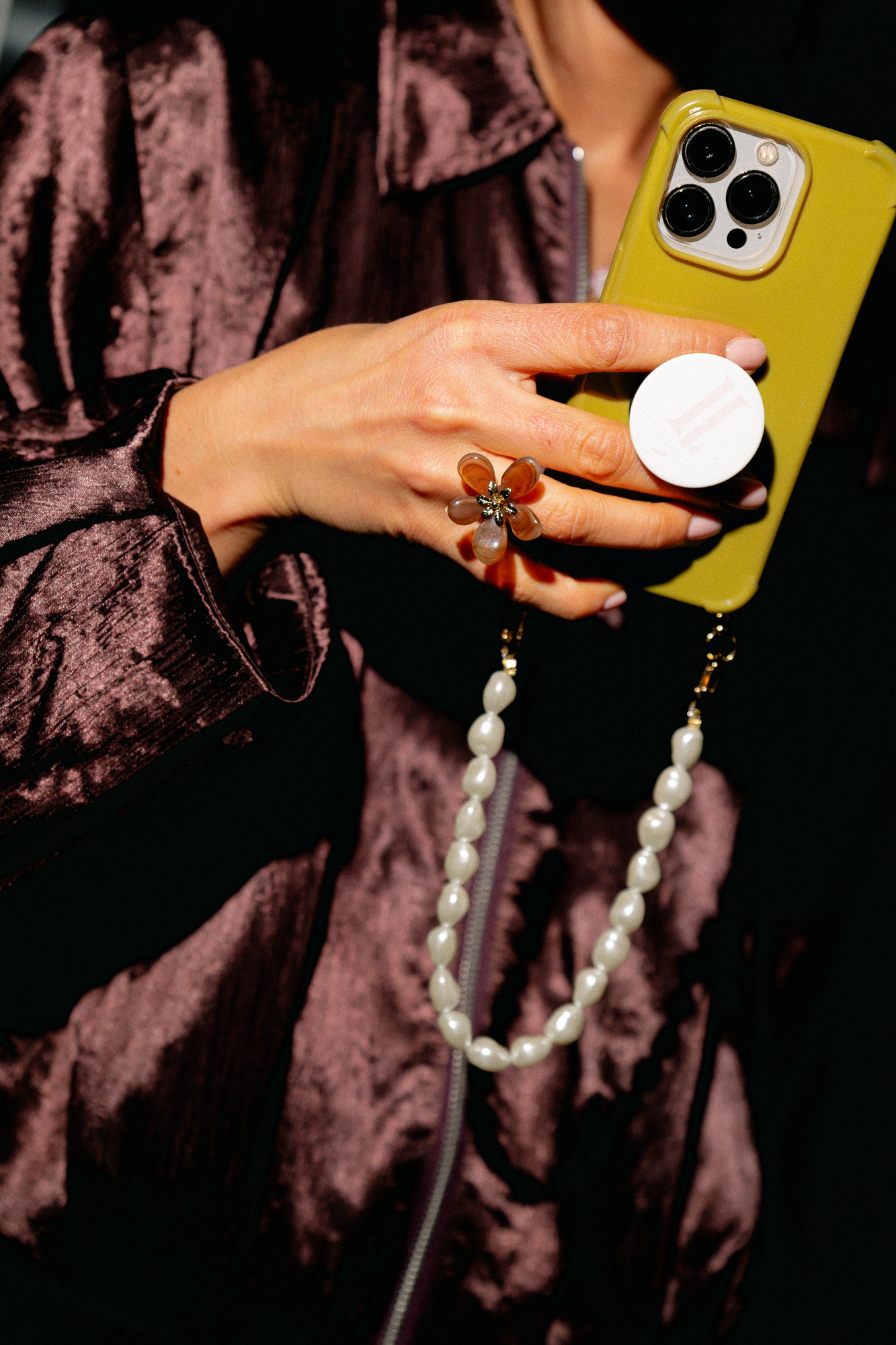 Flower ring brown