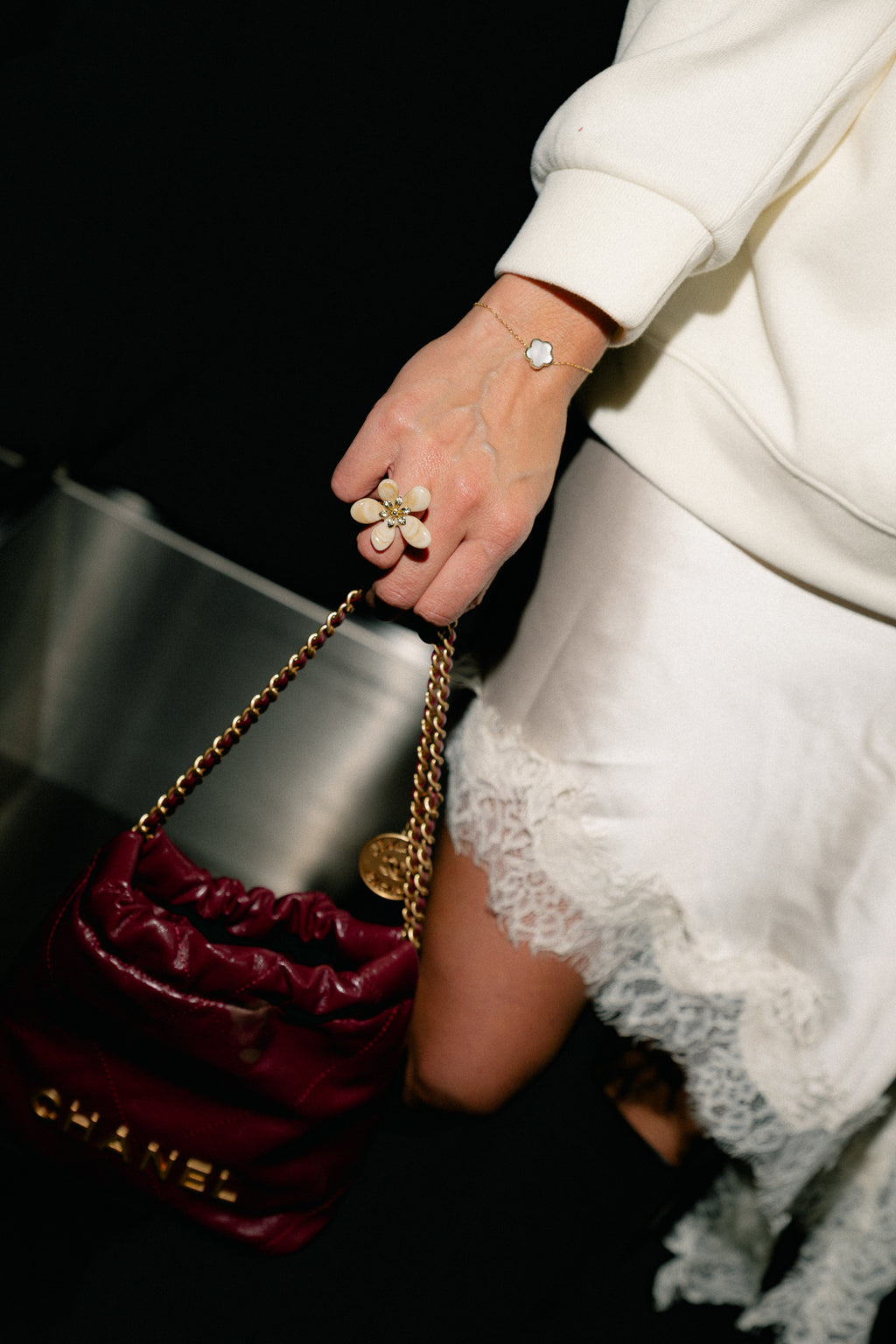 Flower ring ecru