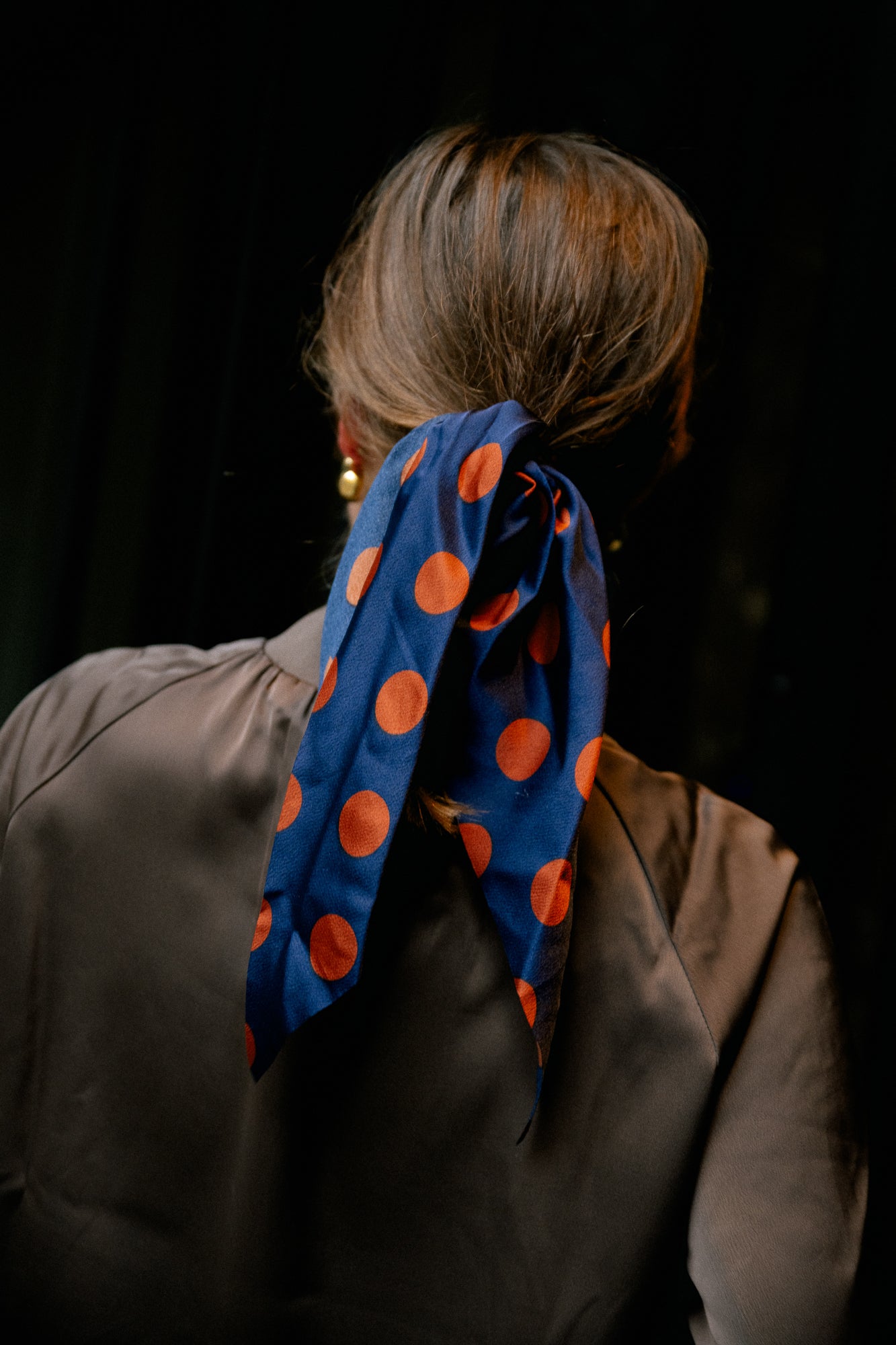 Polka dot hair ribbon navy/camel