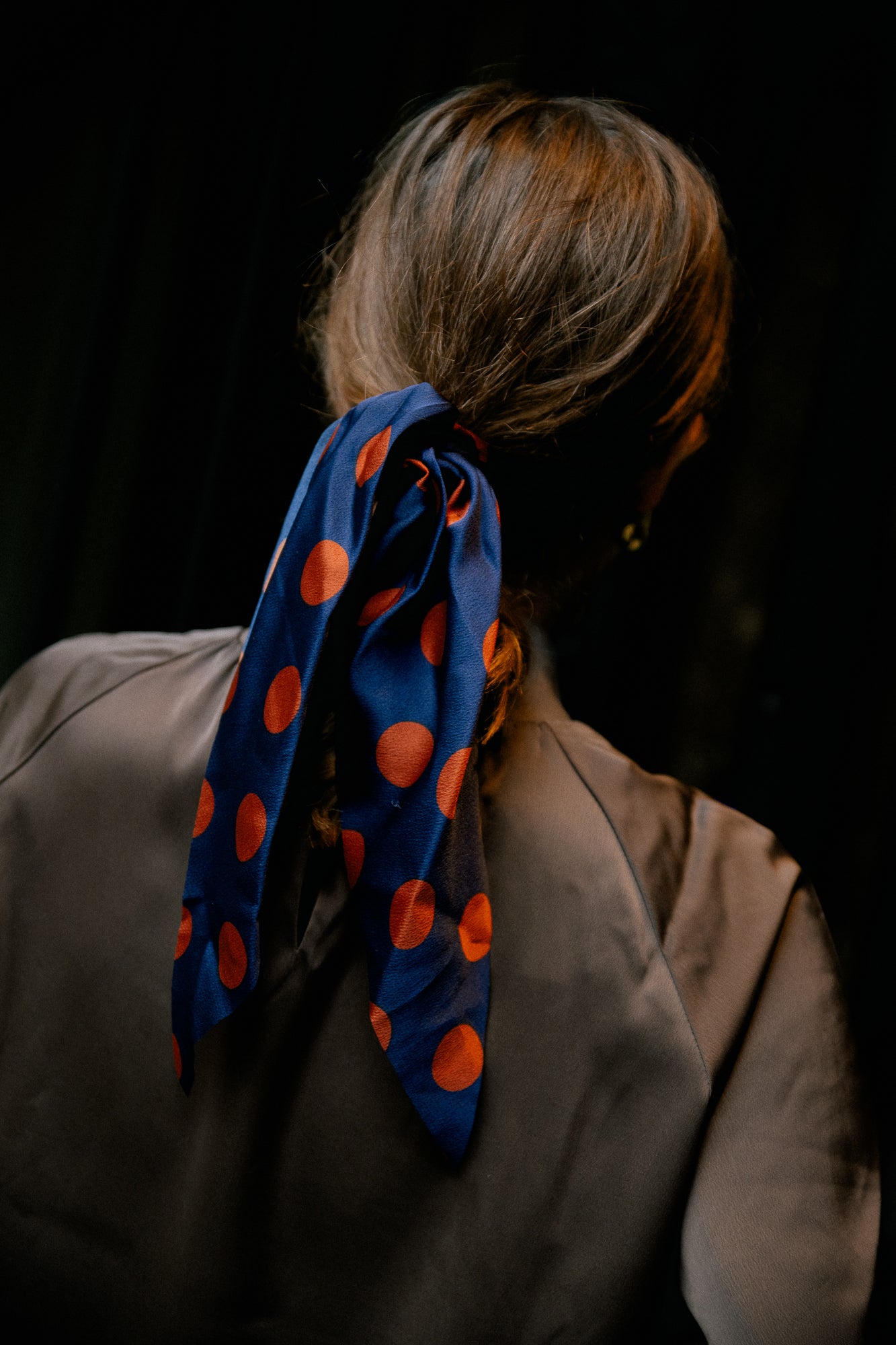 Polka dot hair ribbon navy/camel