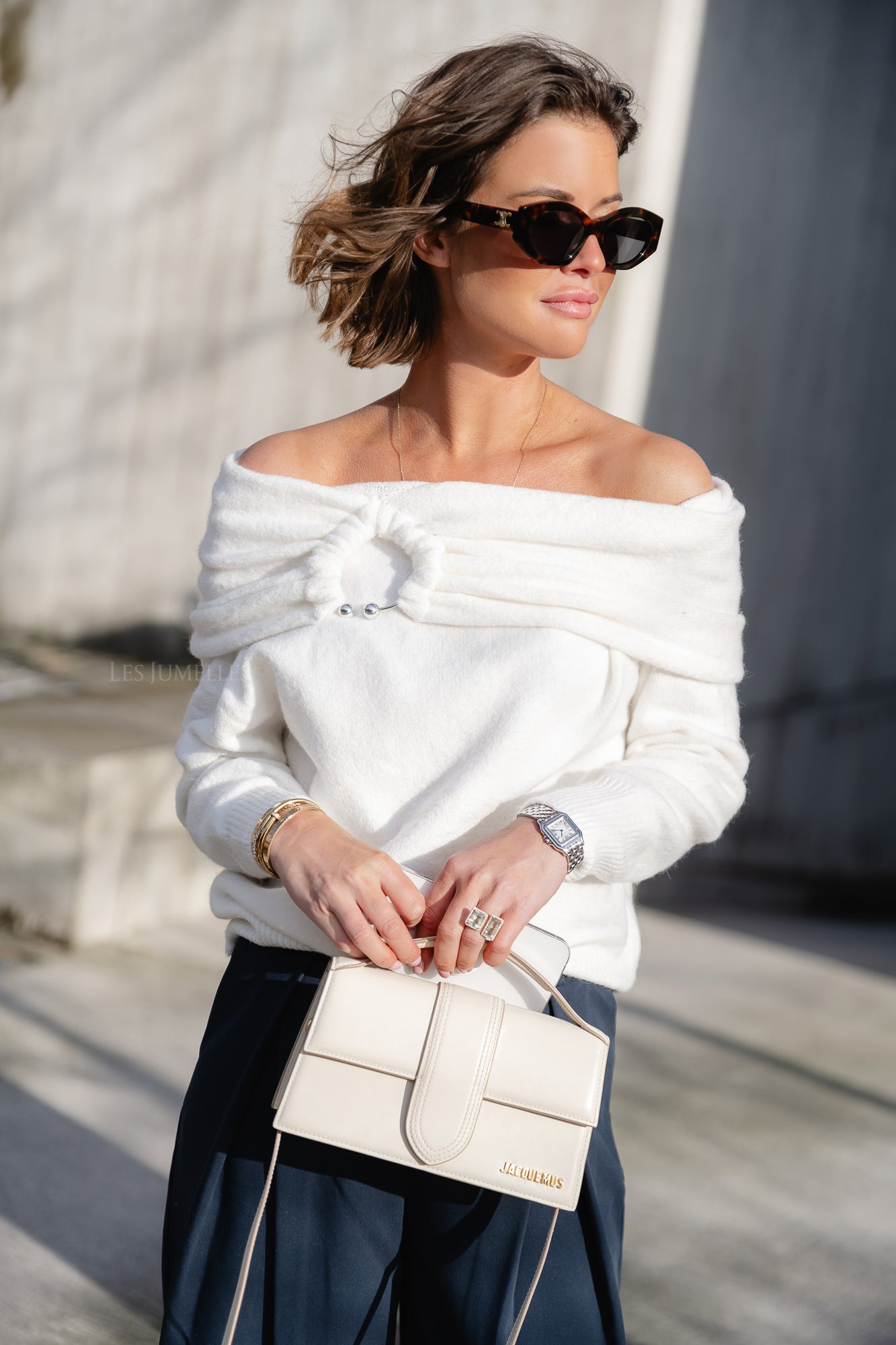 White jumper off on sale shoulder