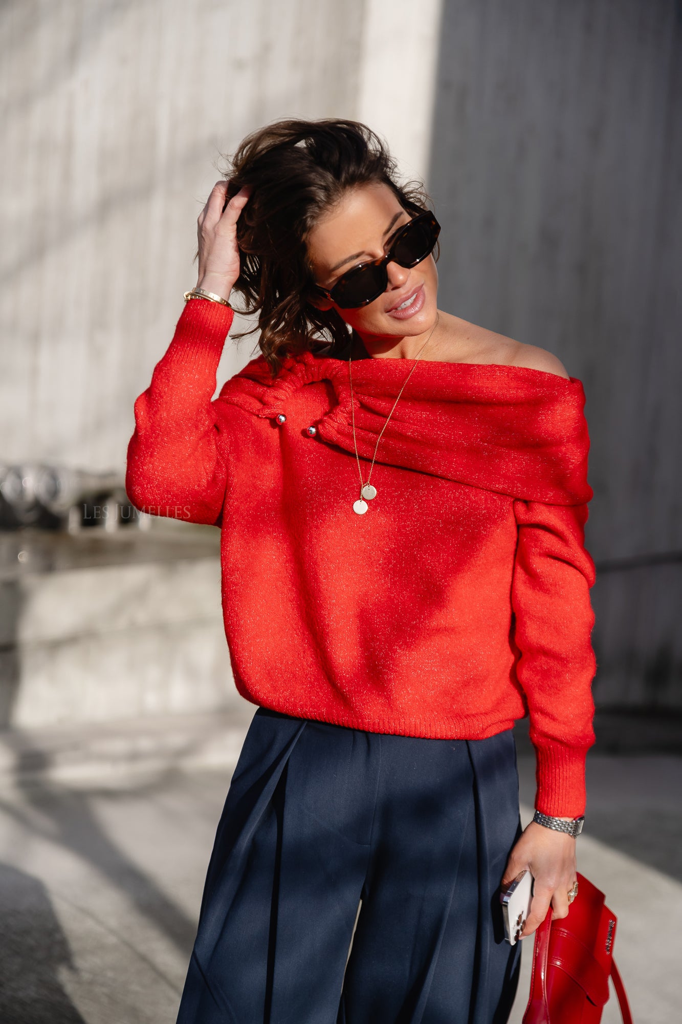 Izar off shoulder jumper red Les Jumelles