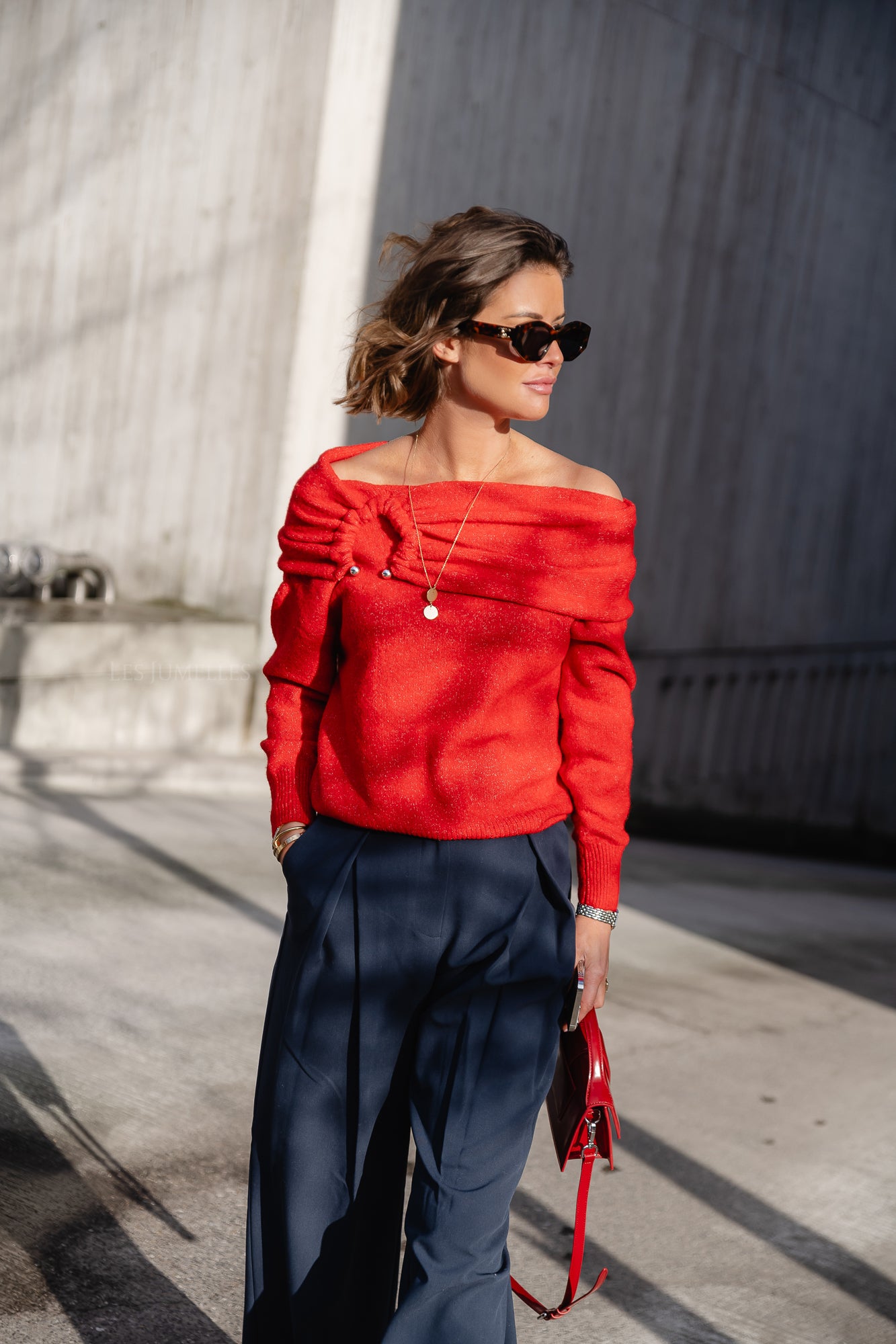 Izar off shoulder jumper red Les Jumelles