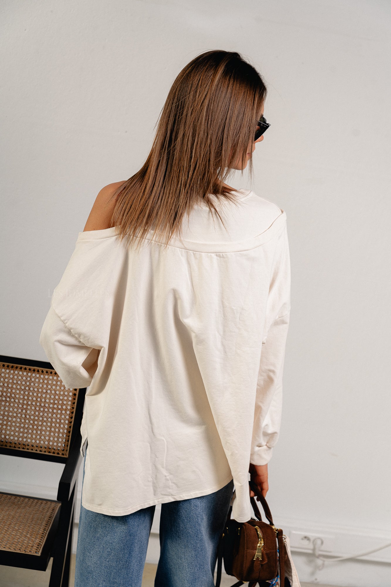 Luna off shoulder sweatshirt ecru