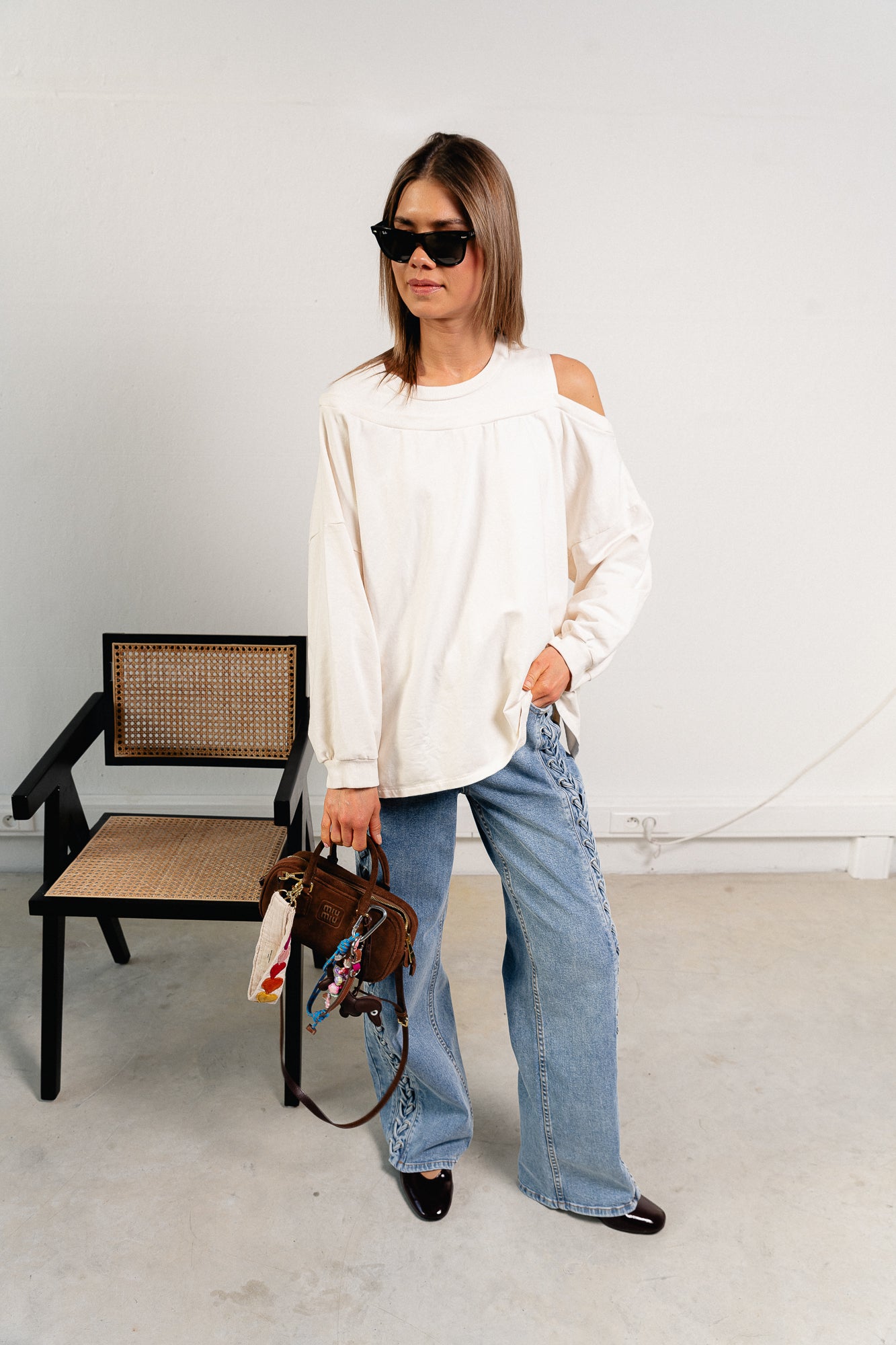 Luna off shoulder sweatshirt ecru