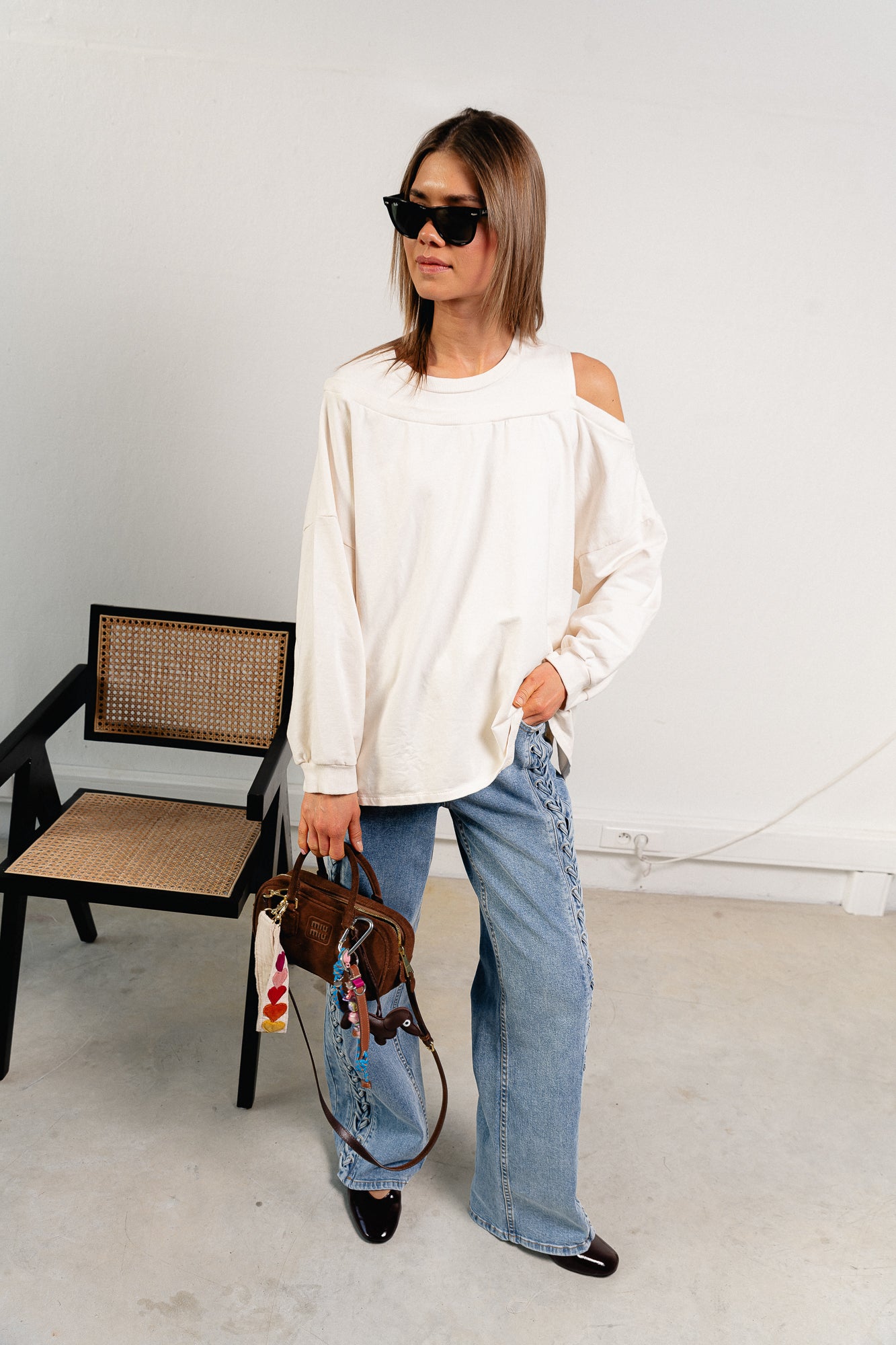 Luna off shoulder sweatshirt ecru