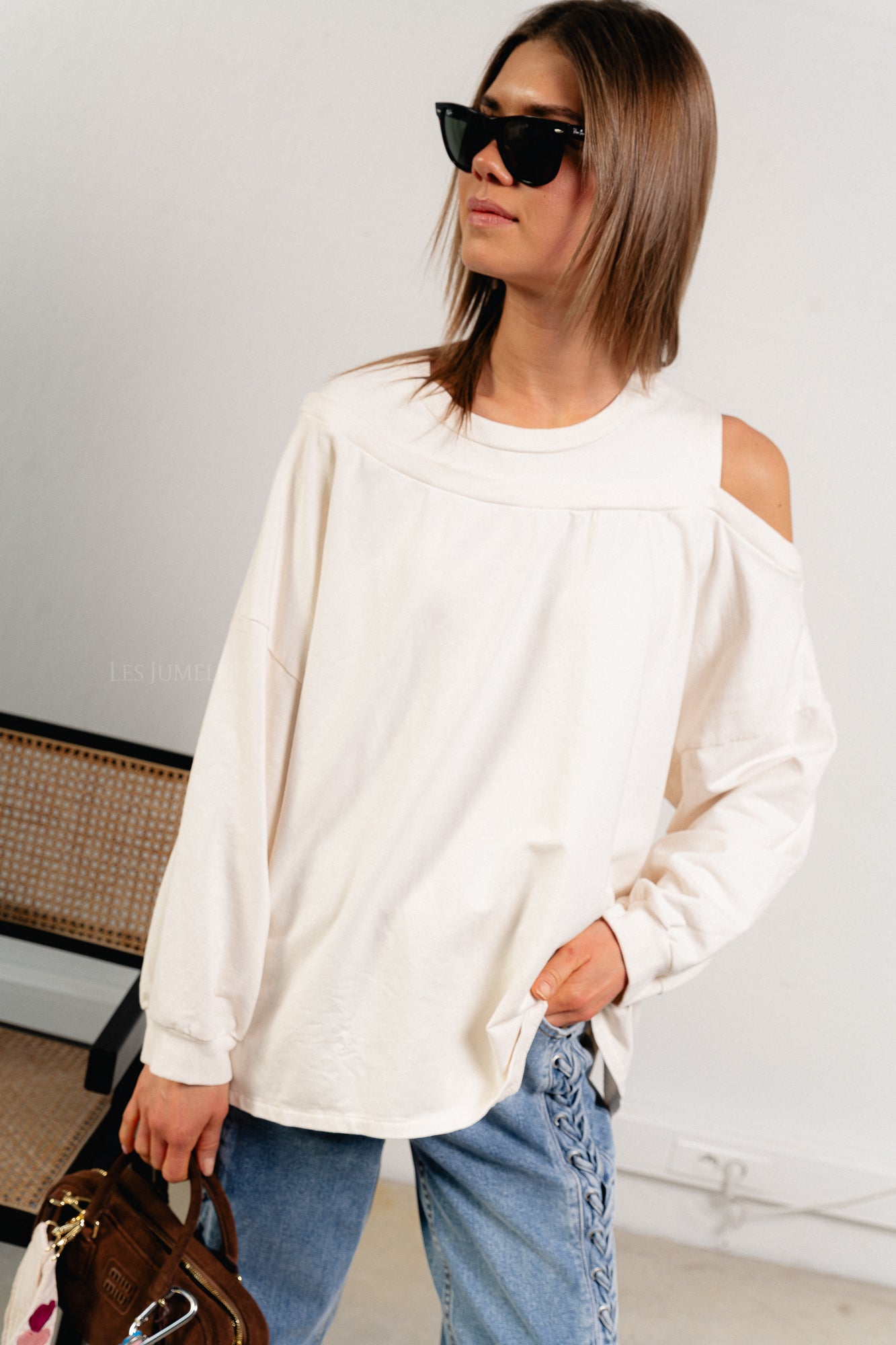 Luna off shoulder sweatshirt ecru