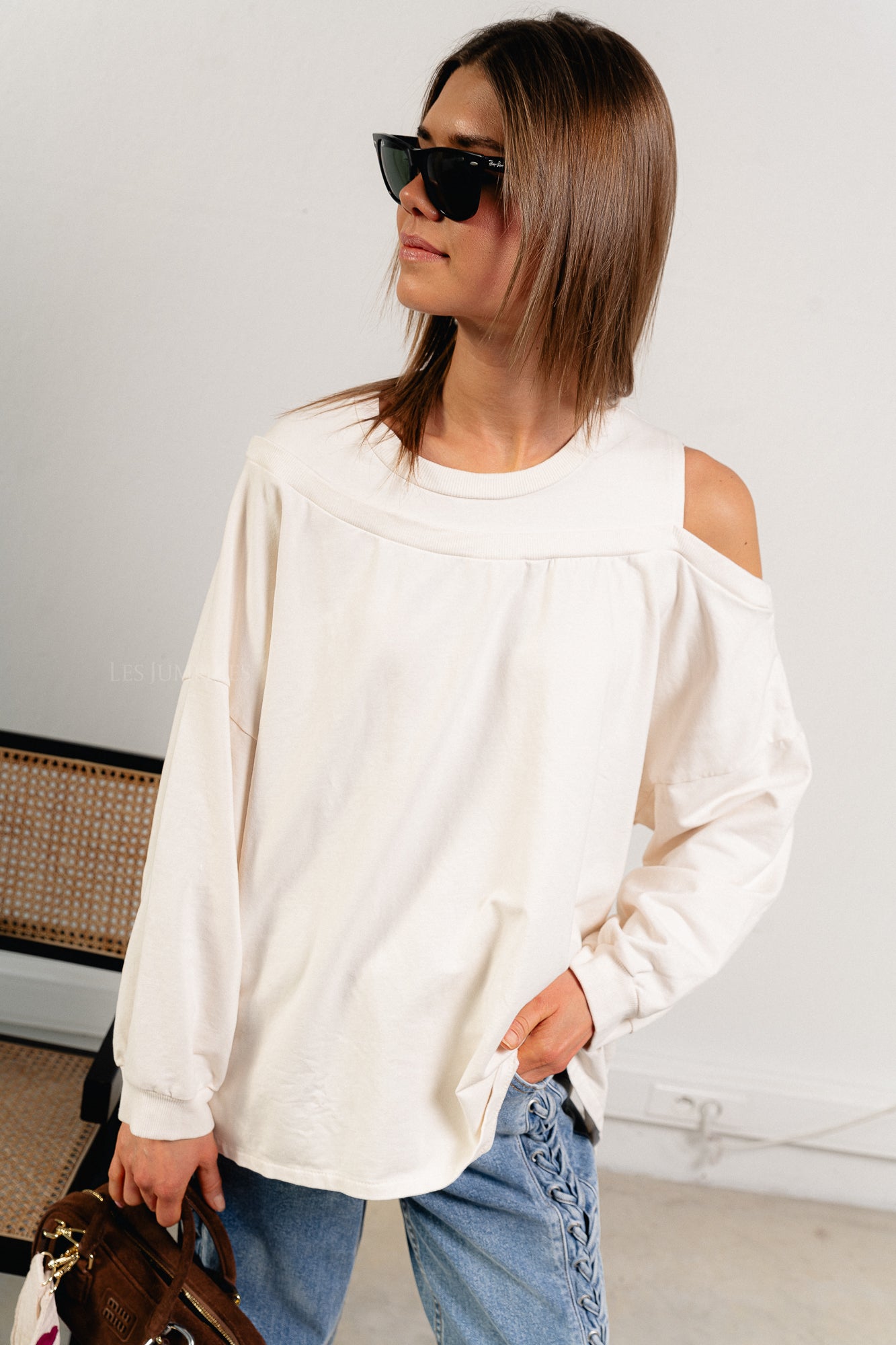 Luna off shoulder sweatshirt ecru