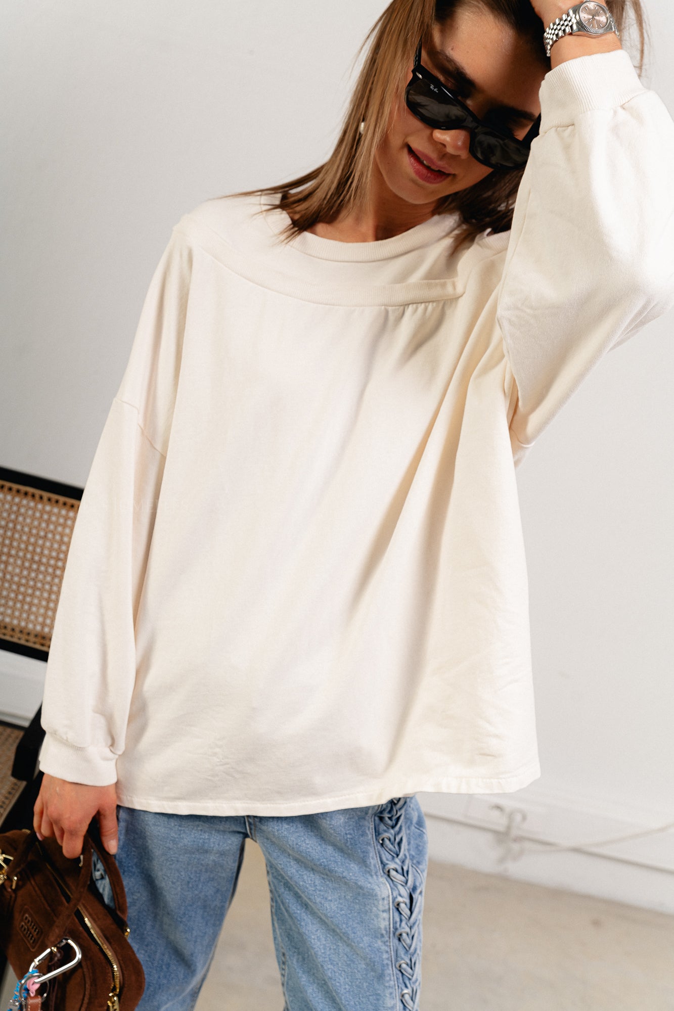 Luna off shoulder sweatshirt ecru