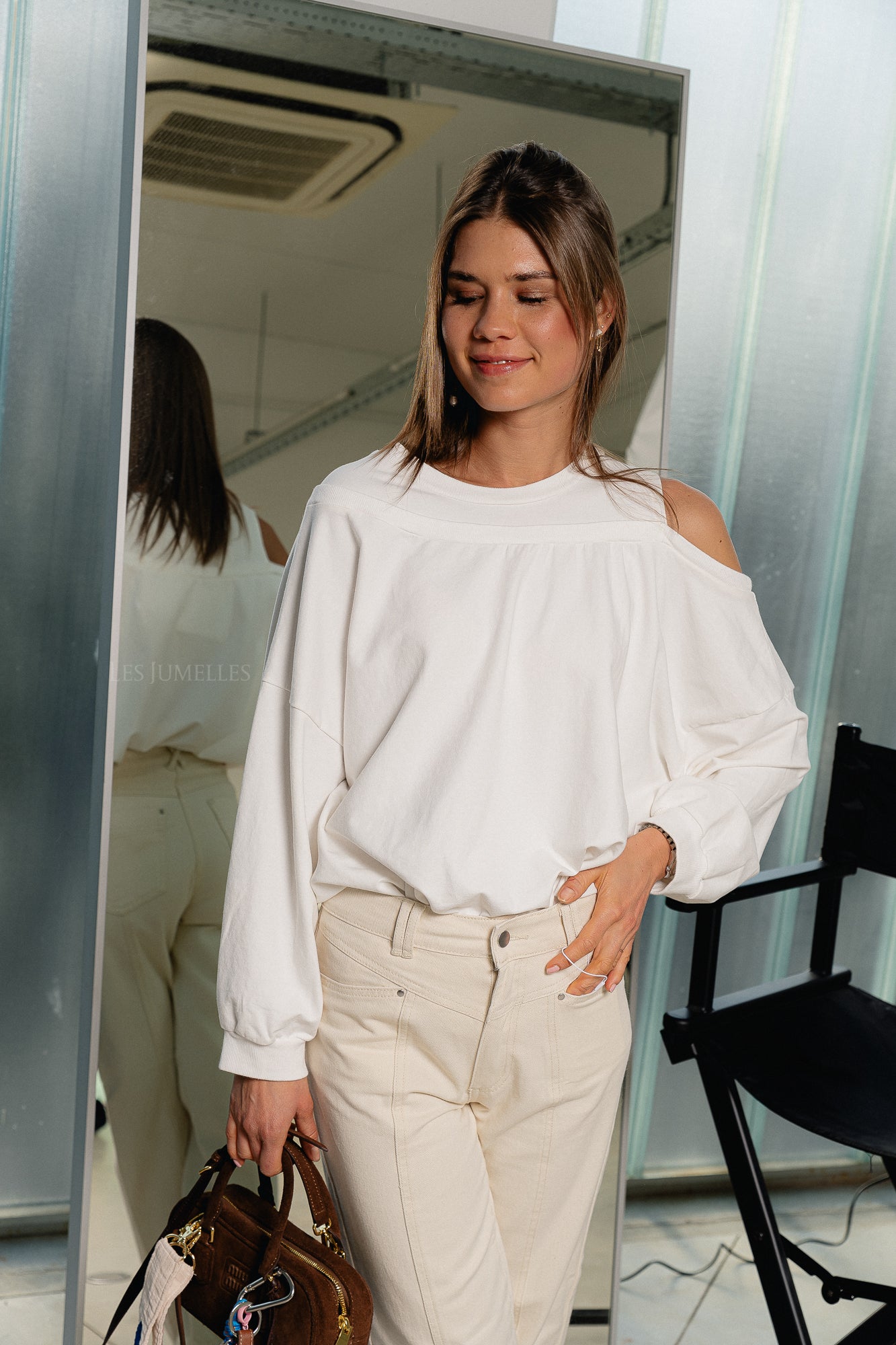 Luna off shoulder sweatshirt white