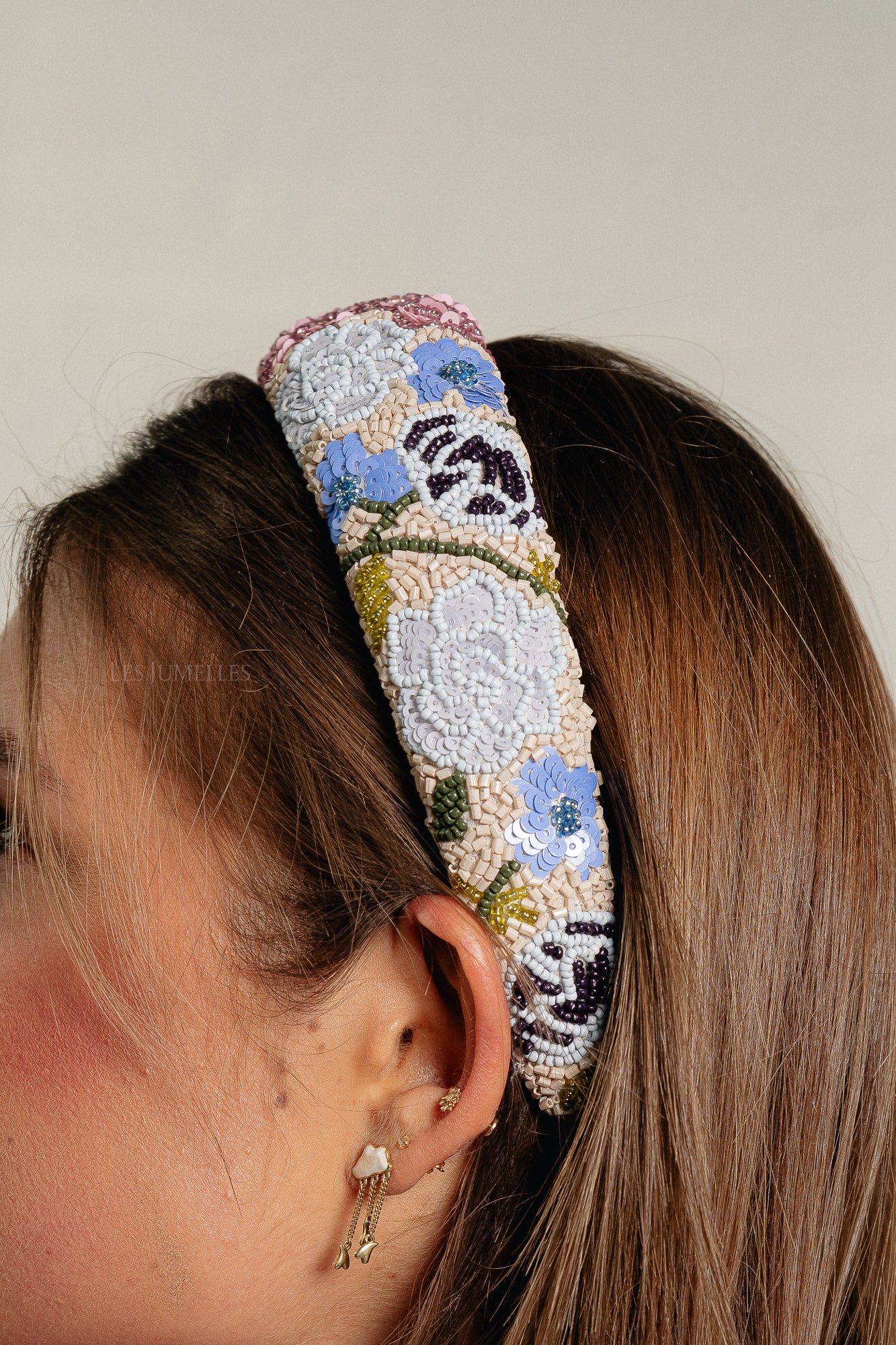 Fleuriora wide beaded hairbrace birch white