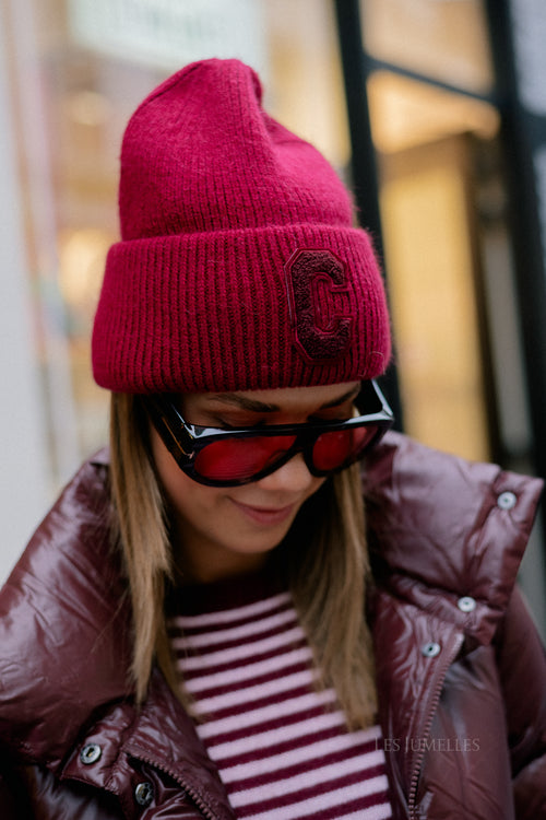 'C' beanie burgundy