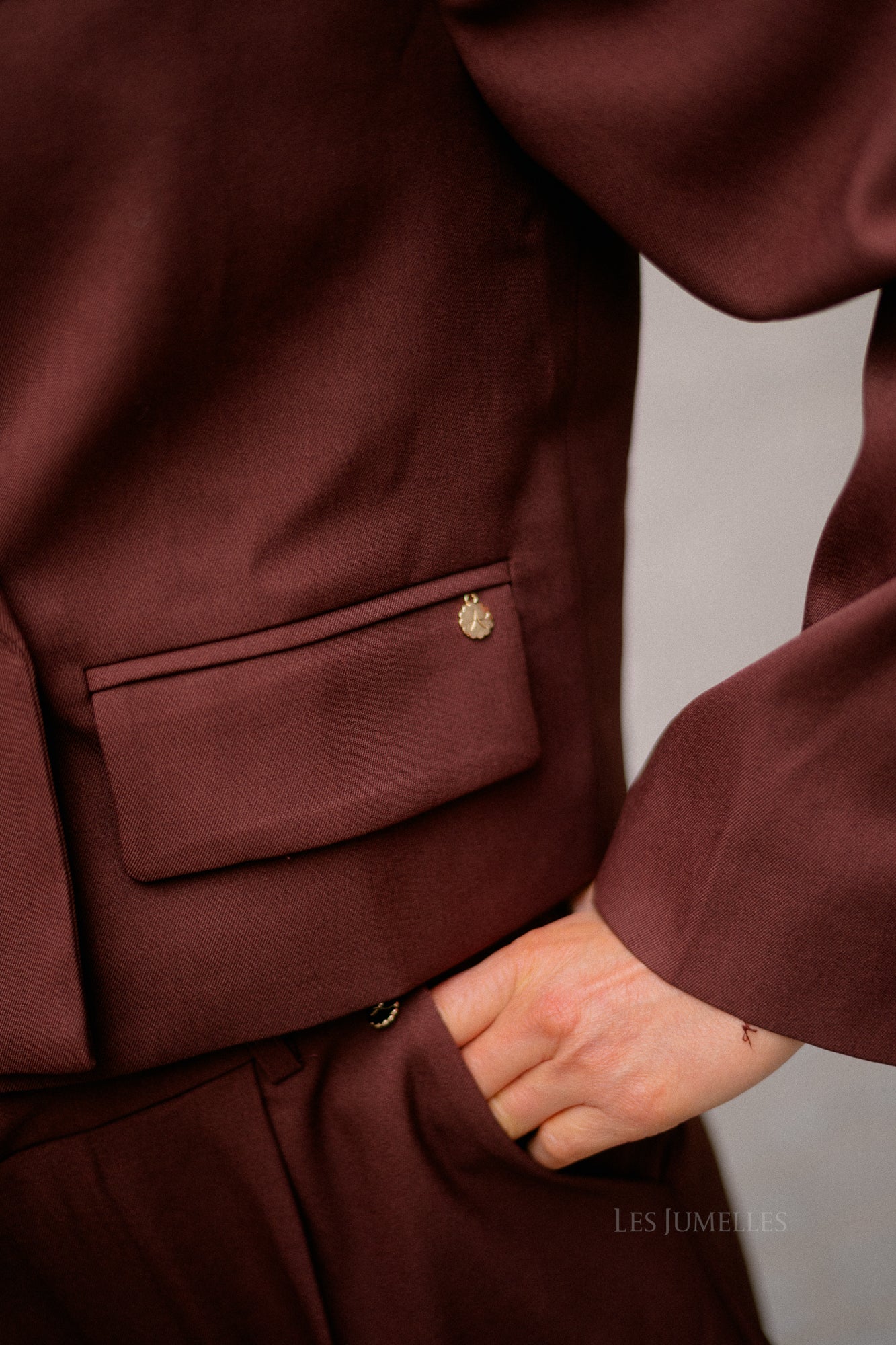 Donna cropped blazer burgundy