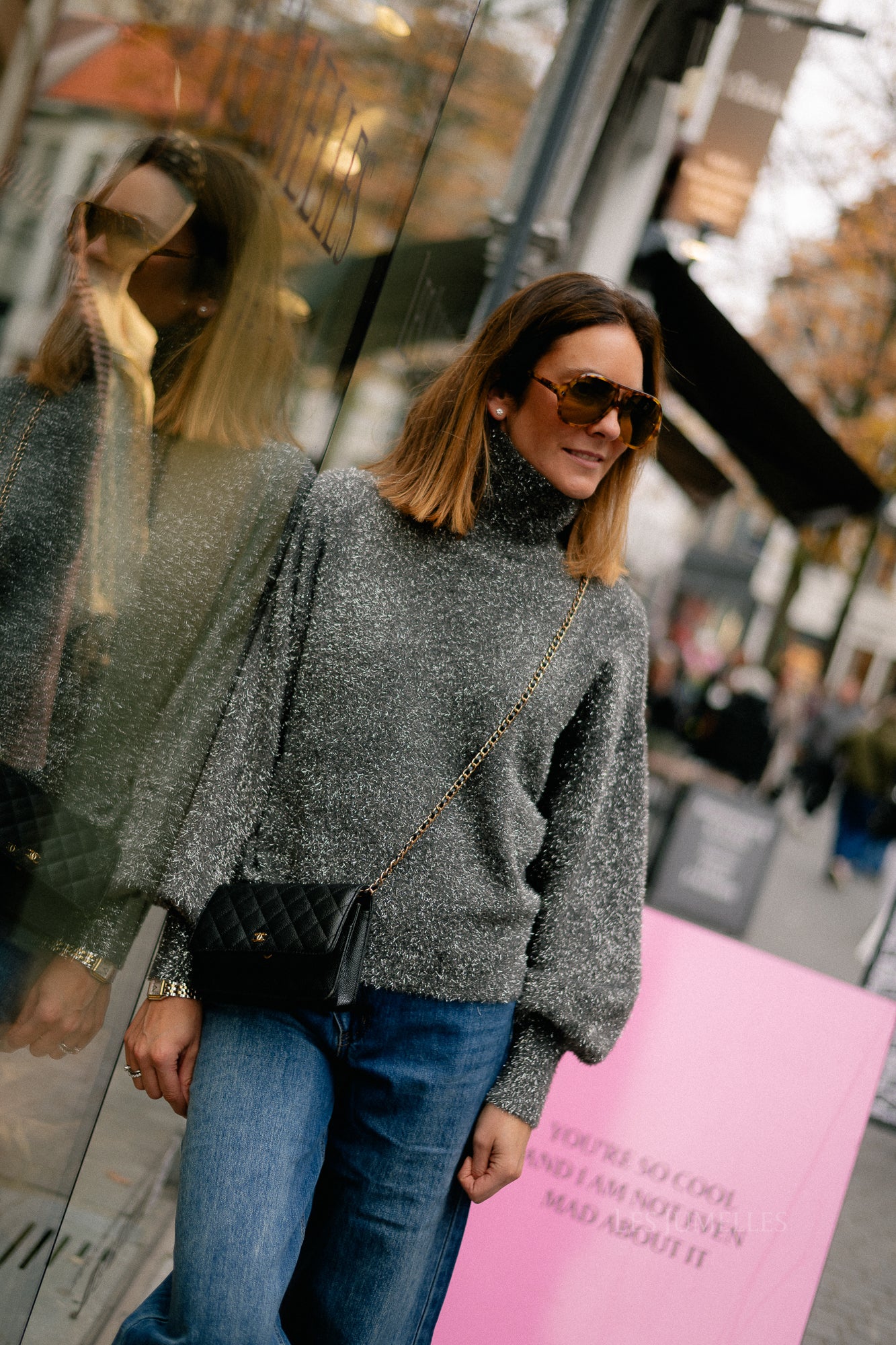 YASListra LS glitter pullover magnet