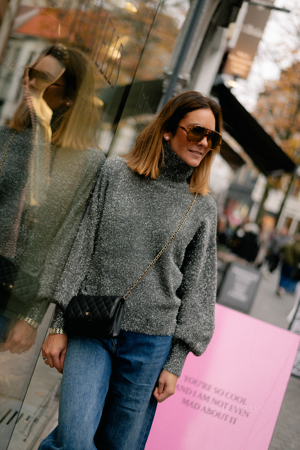 YASListra LS glitter pullover magnet