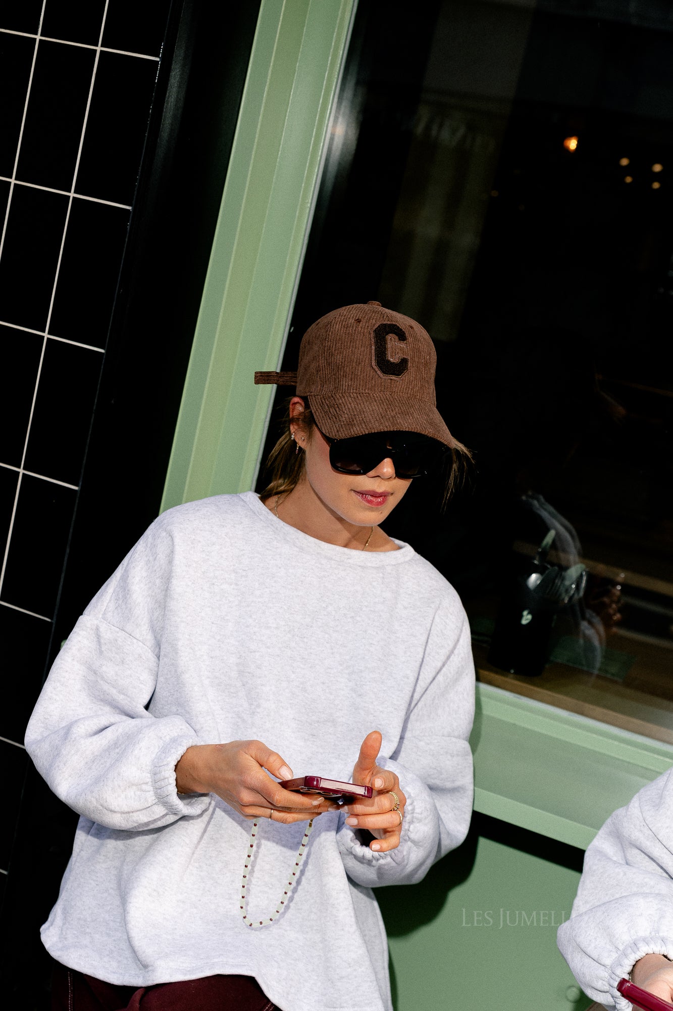 'C' Cap velvet brown