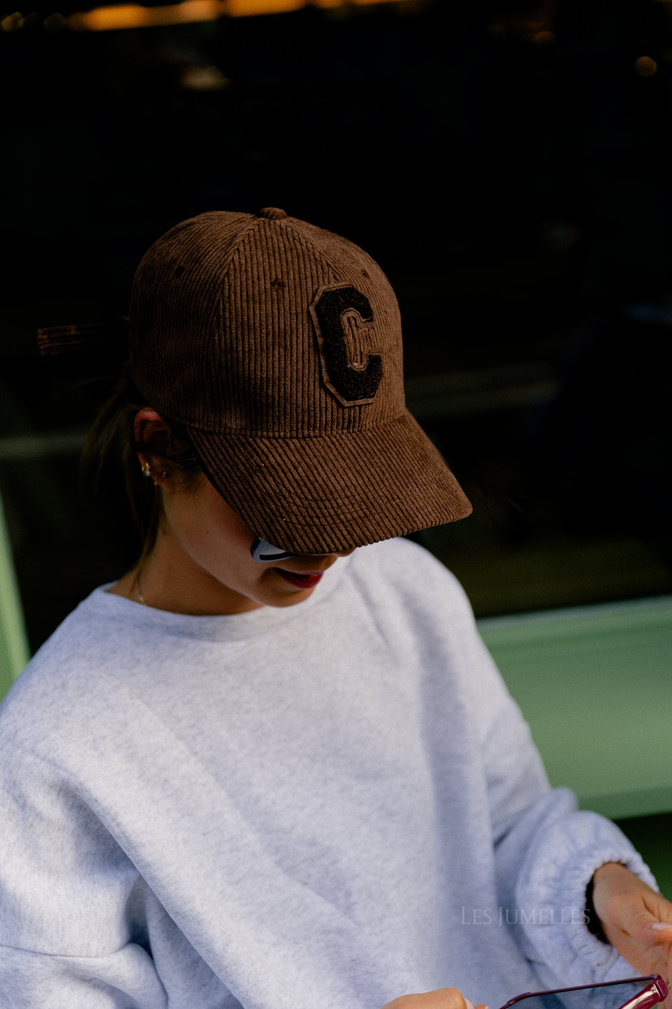 'C' Cap velvet brown