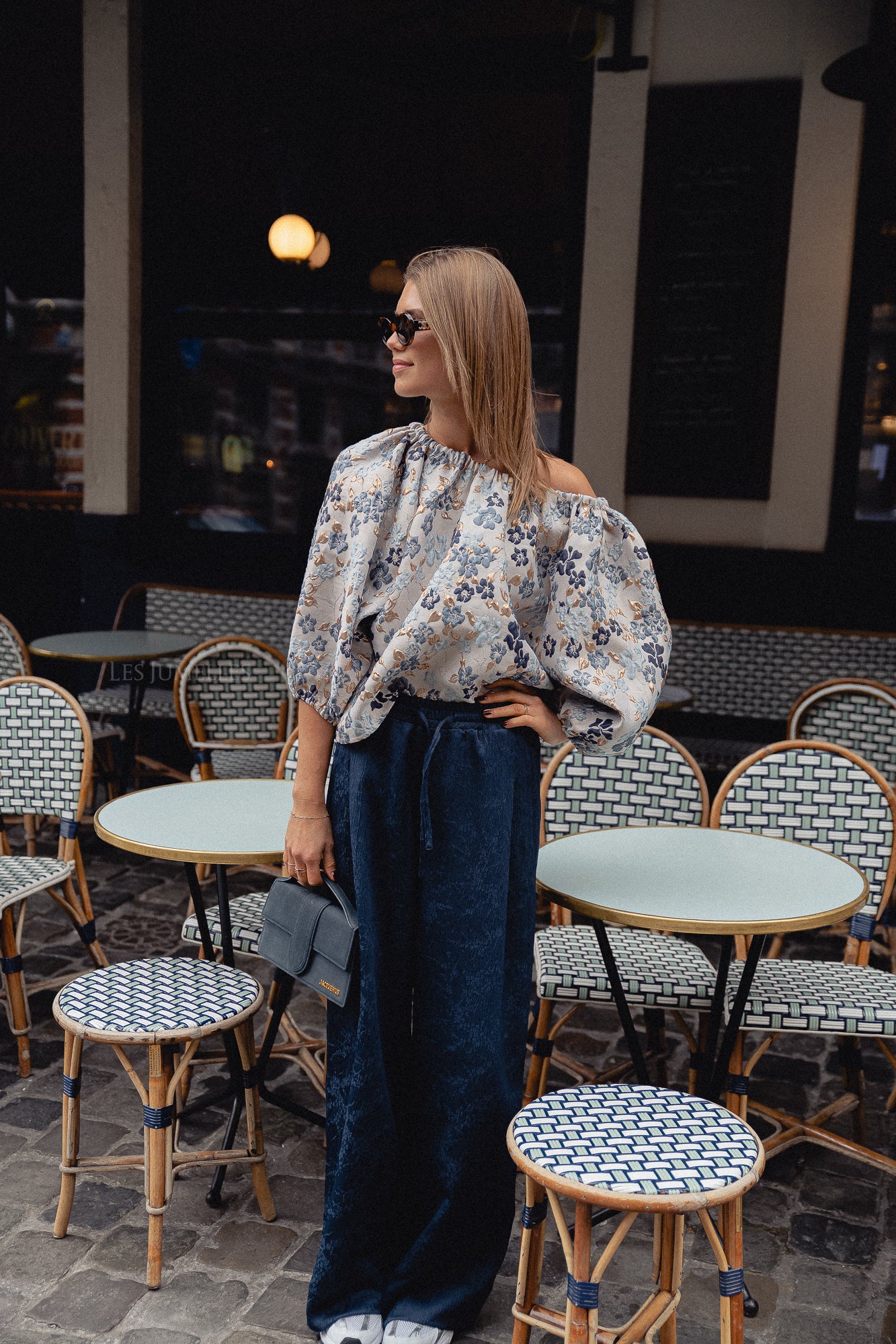 Jamie jacquard blouse blue flowers