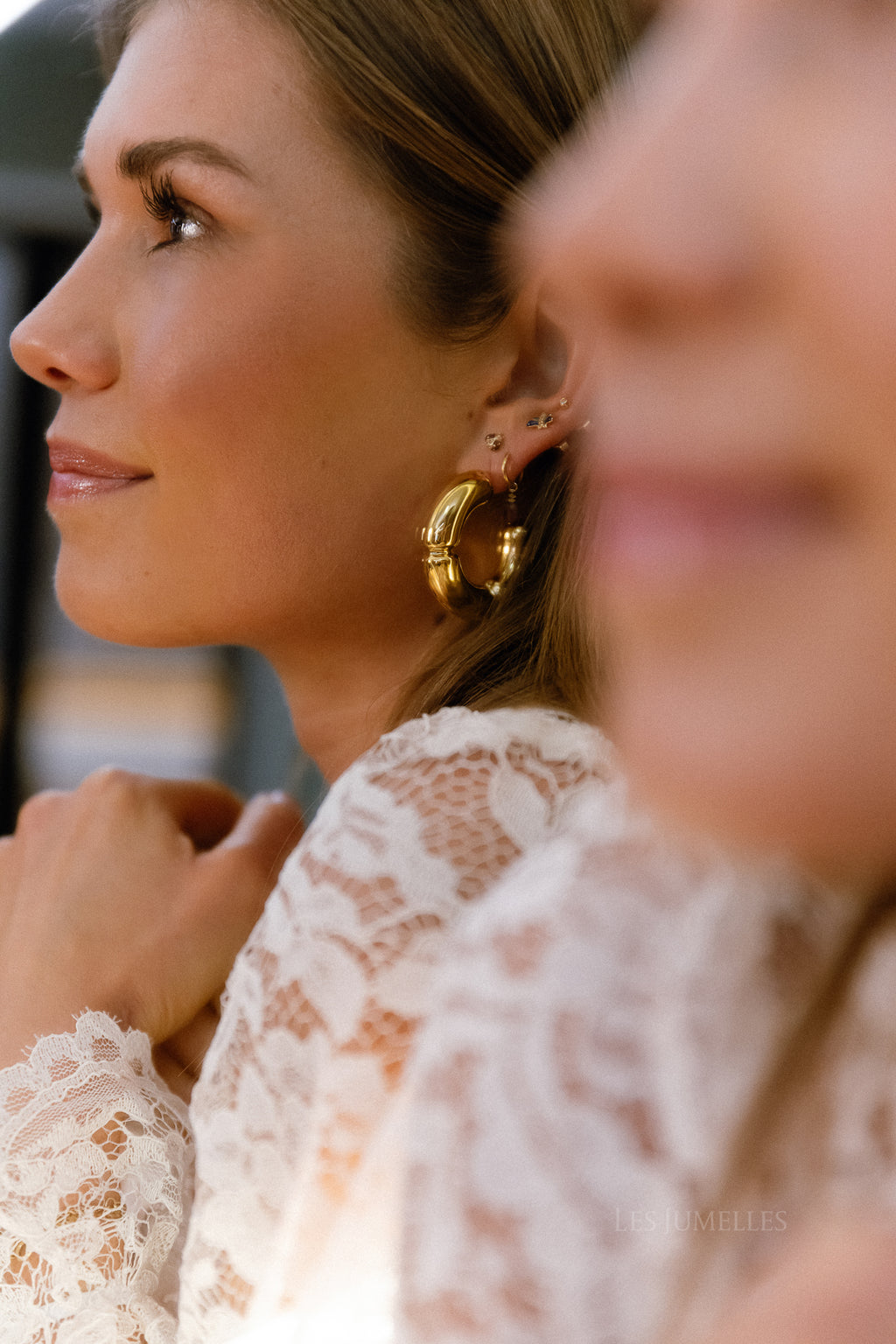 Chunky round earrings gold