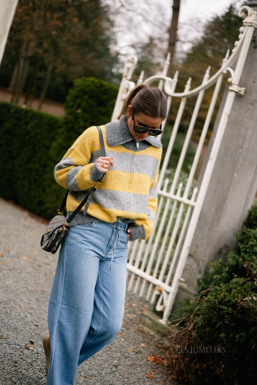 Astrid gestreifter Pullover in Grau/Gelb