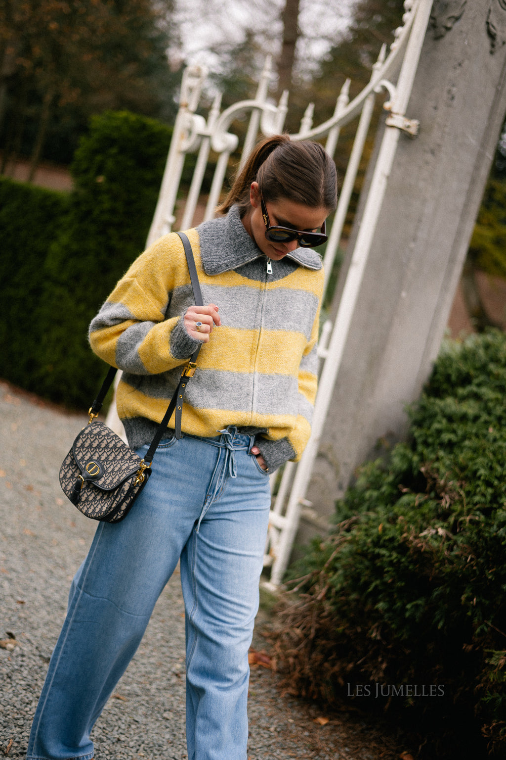 Astrid gestreifter Pullover in Grau/Gelb