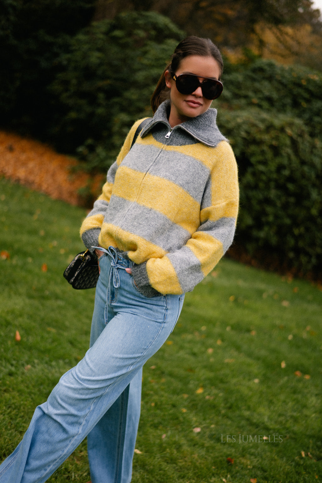 Astrid gestreifter Pullover in Grau/Gelb