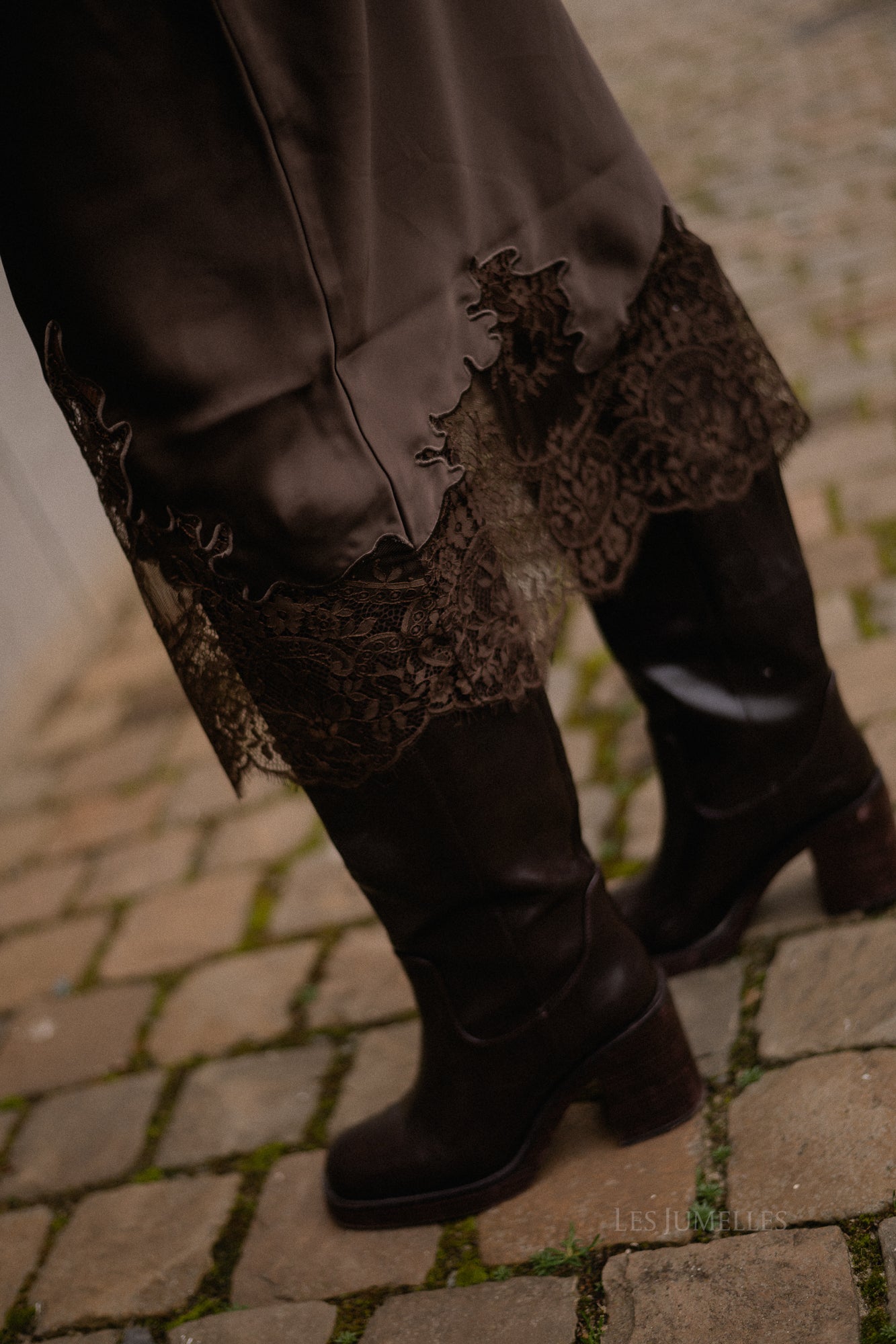 Visabel HW midi rok hot chocolate met kantdetail