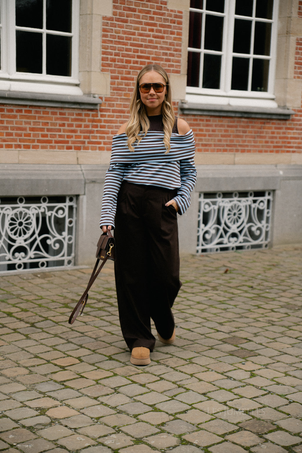 Marley Off-Shoulder-Streifenshirt in Hot Chocolate/Hellblau