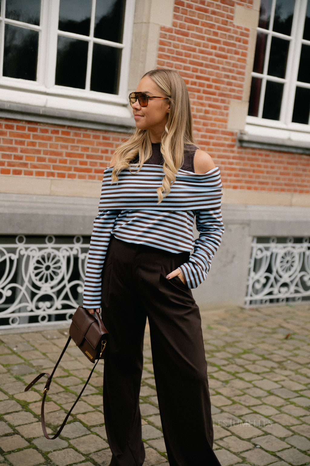 Marley Off-Shoulder-Streifenshirt in Hot Chocolate/Hellblau