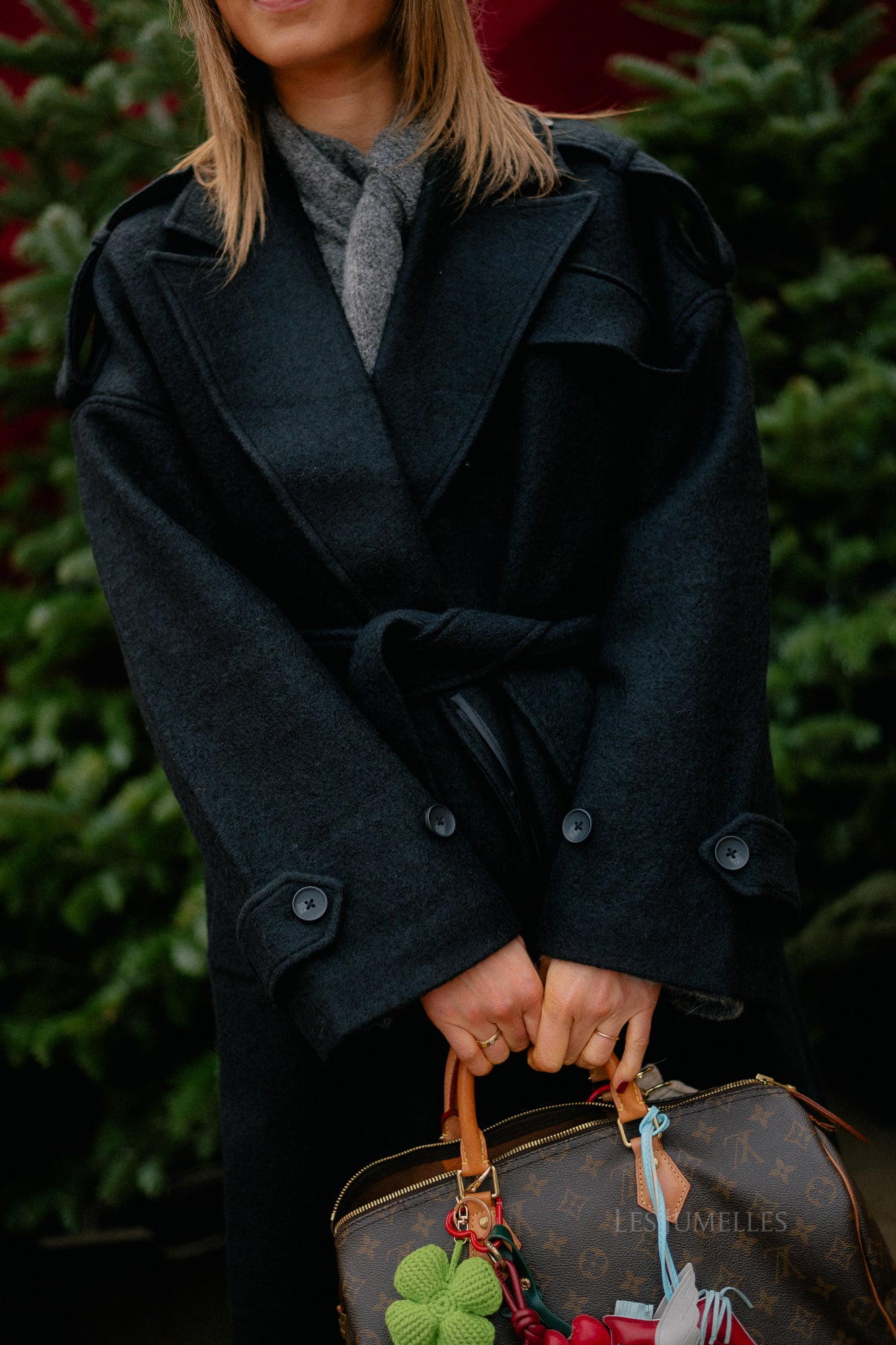 Oversize Eilika Mantel in Schwarz