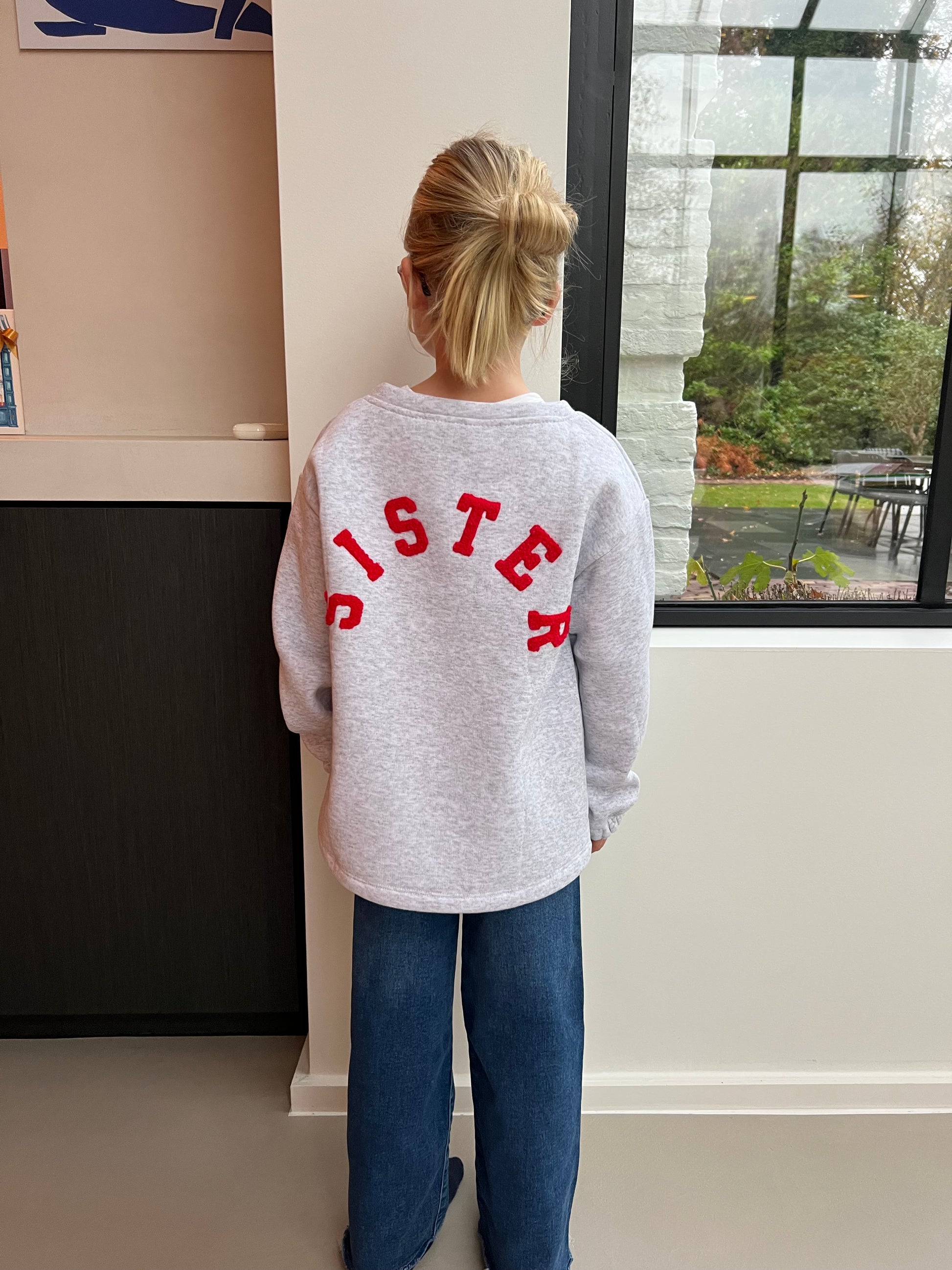 'Sister' sweater grey/red