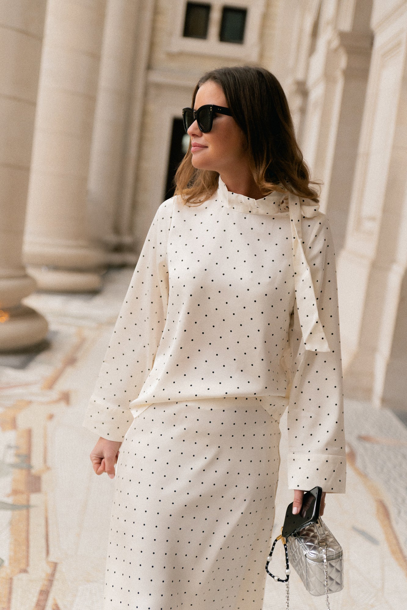 VIFadia LS bow top cloud dancer/black dots