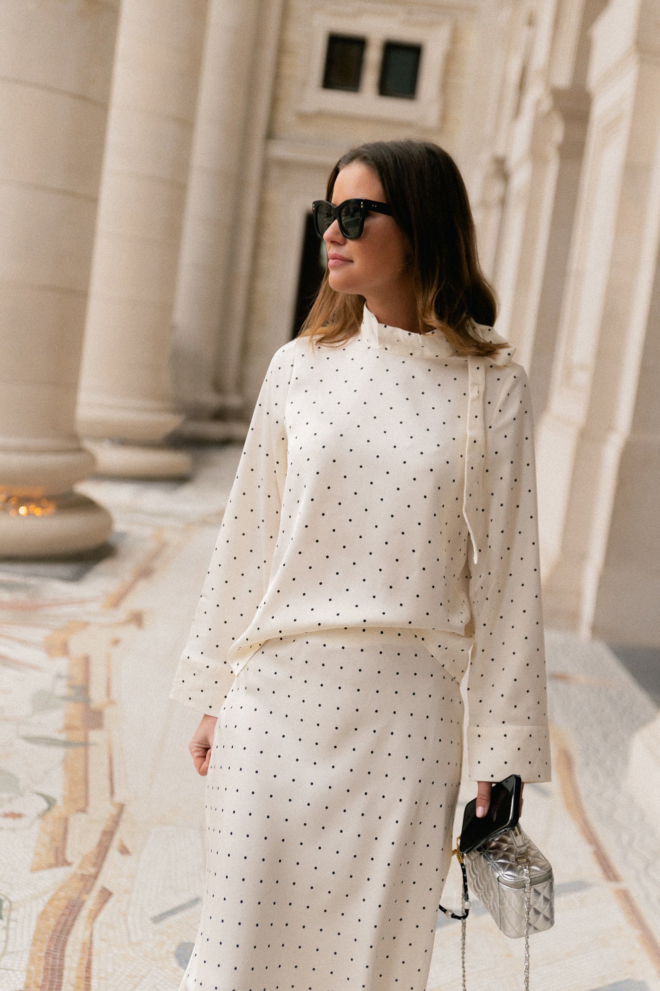 VIFadia LS bow top cloud dancer/black dots