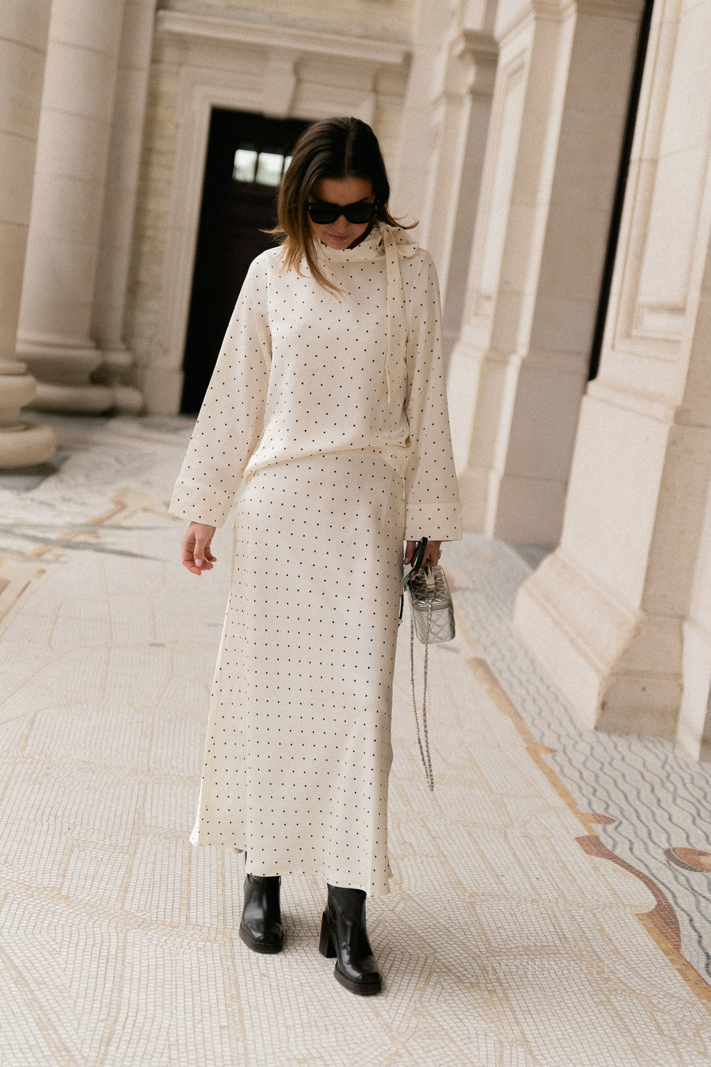 VIFadia LS bow top cloud dancer/black dots