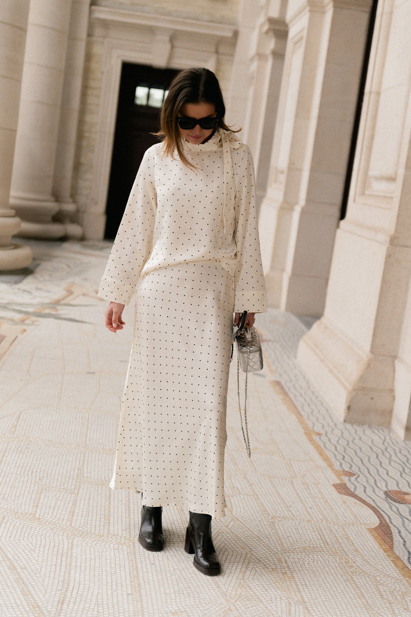 VIFadia LS bow top cloud dancer/black dots