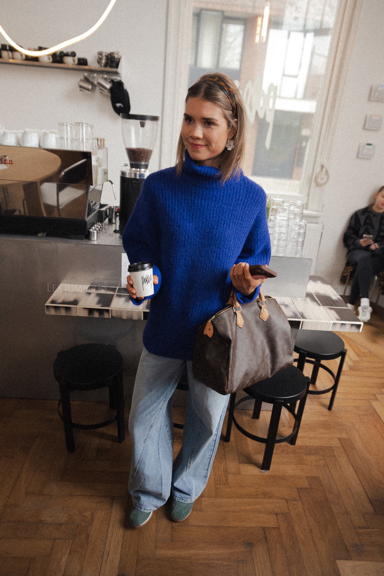 Darla Pullover in Spectrum Blau