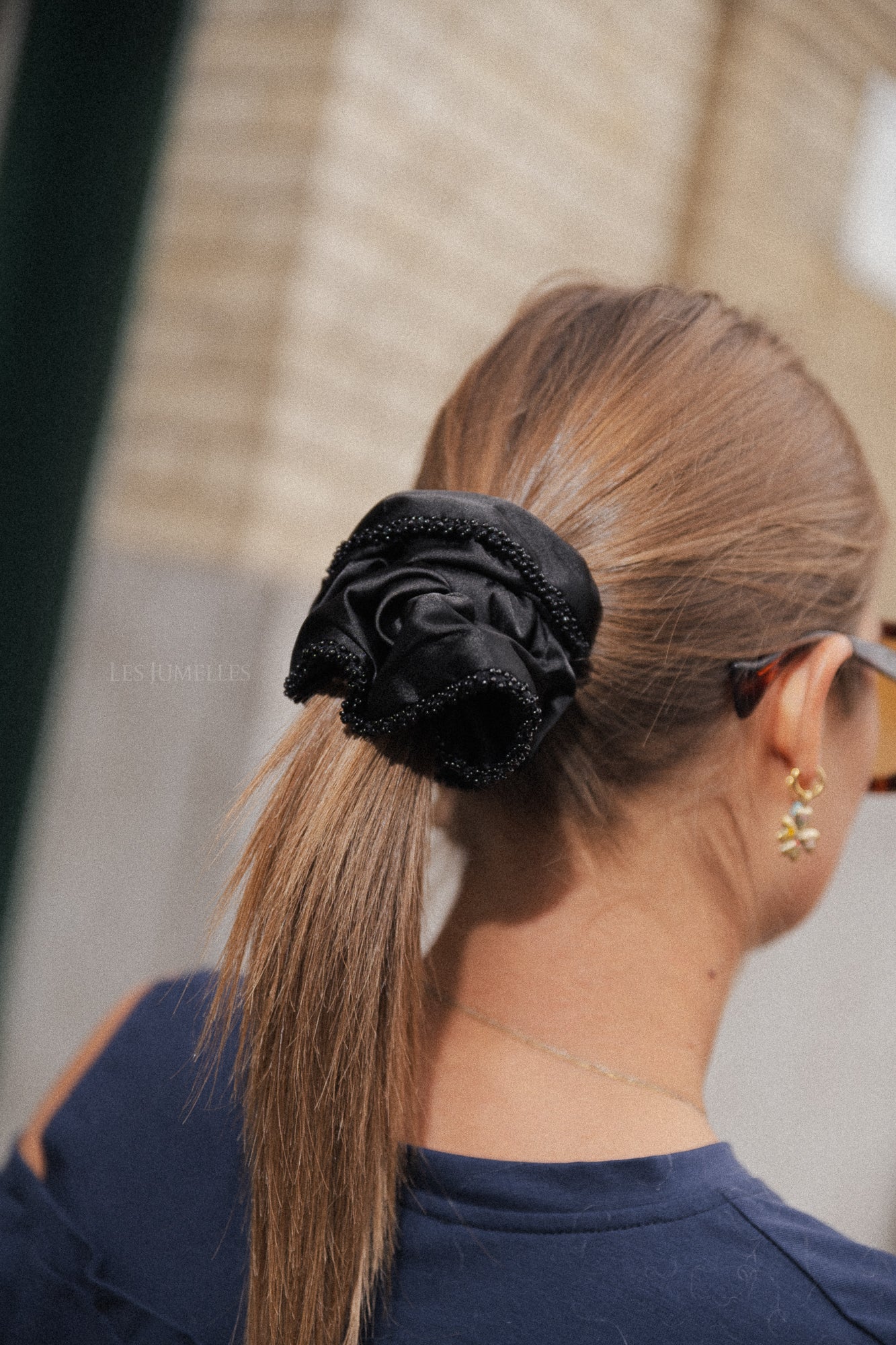 Luster bead scrunchie zwart